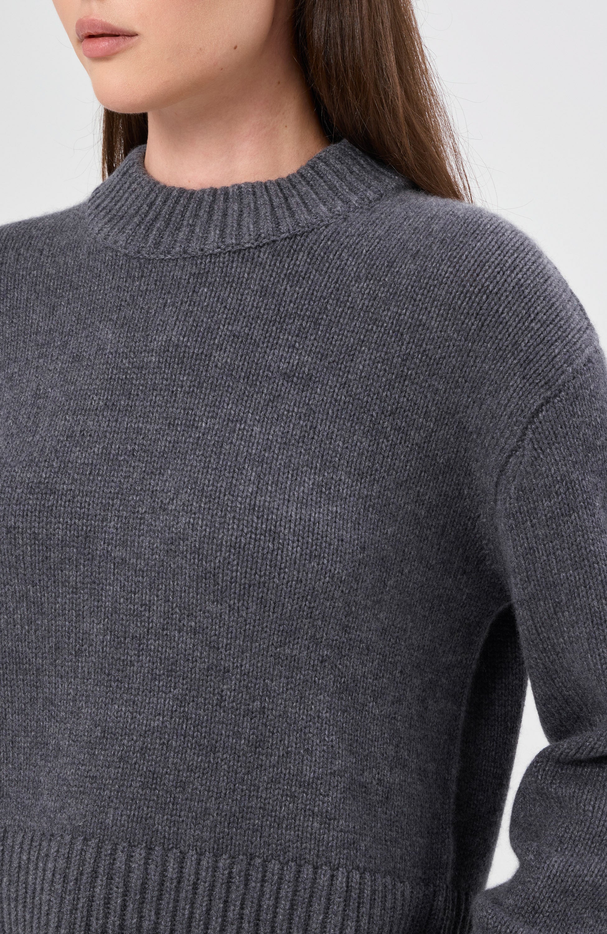 Lisa yang Grey Sweter z kaszmiru sony image 5