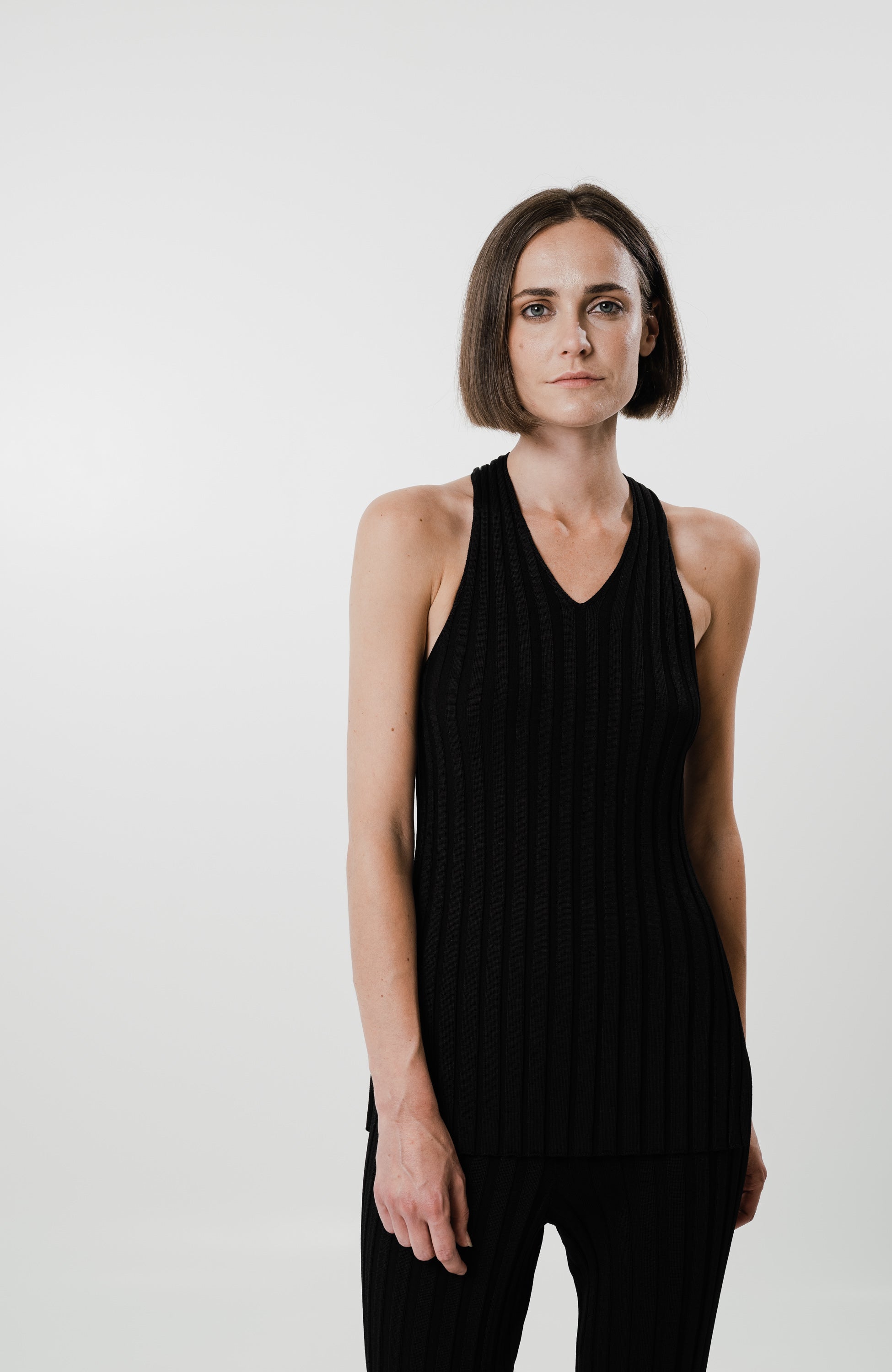 House of dagmar Black Seljal ristatud õlapaeltega topp marion image 1