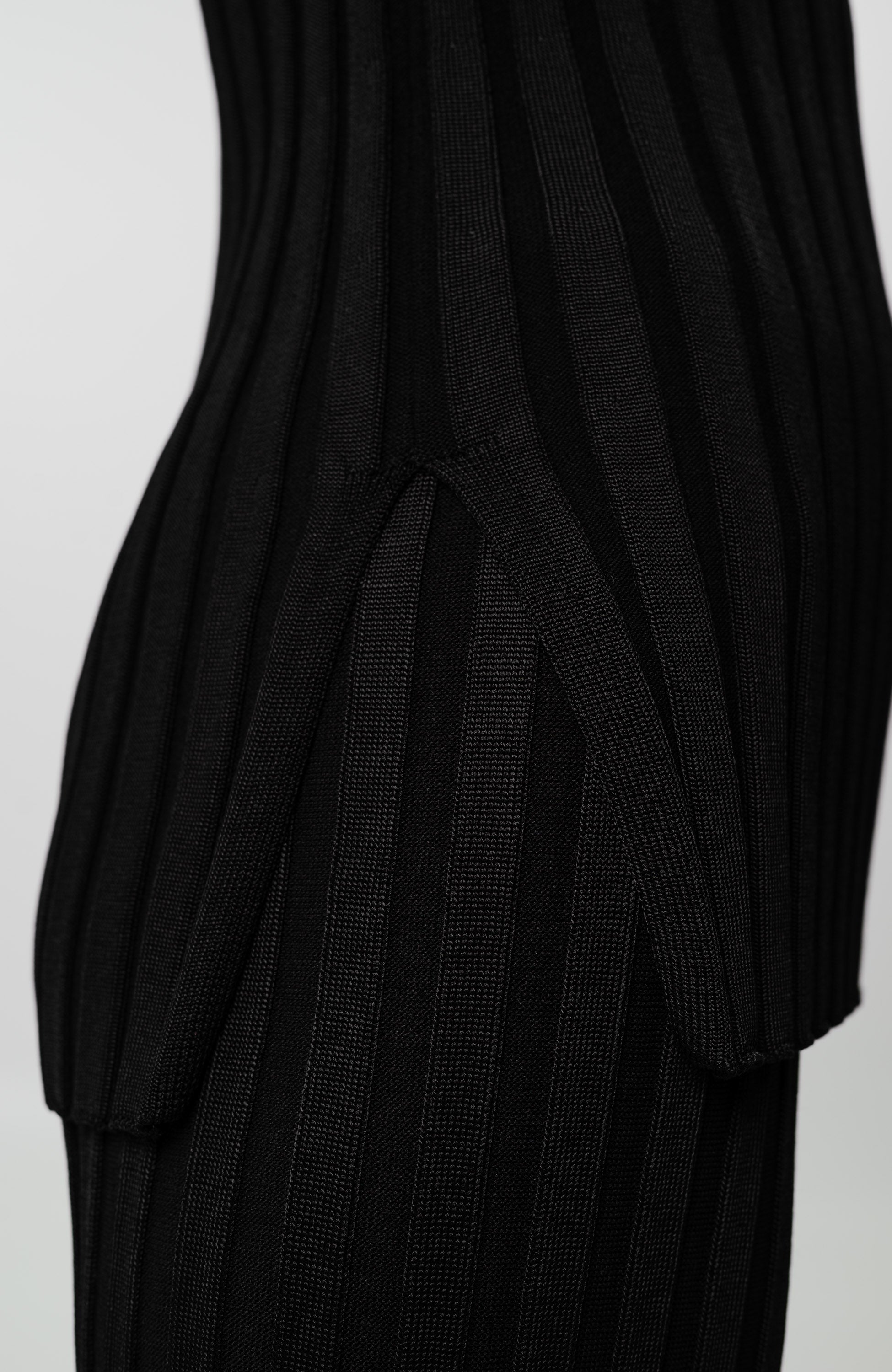 House of dagmar Black Seljal ristatud õlapaeltega topp marion image 4