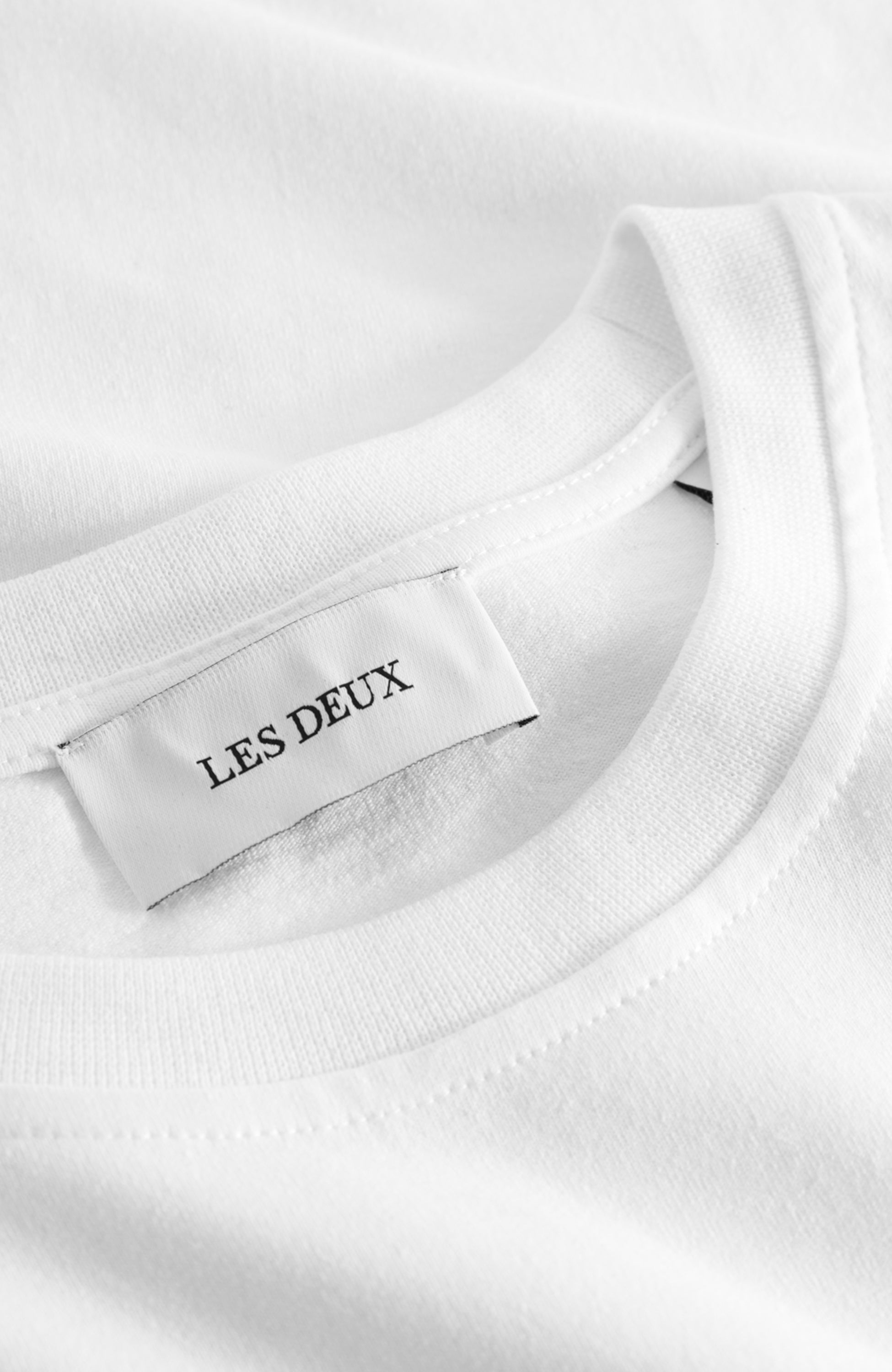 Les deux White Vabalt istuv crewneck t-särk image 8