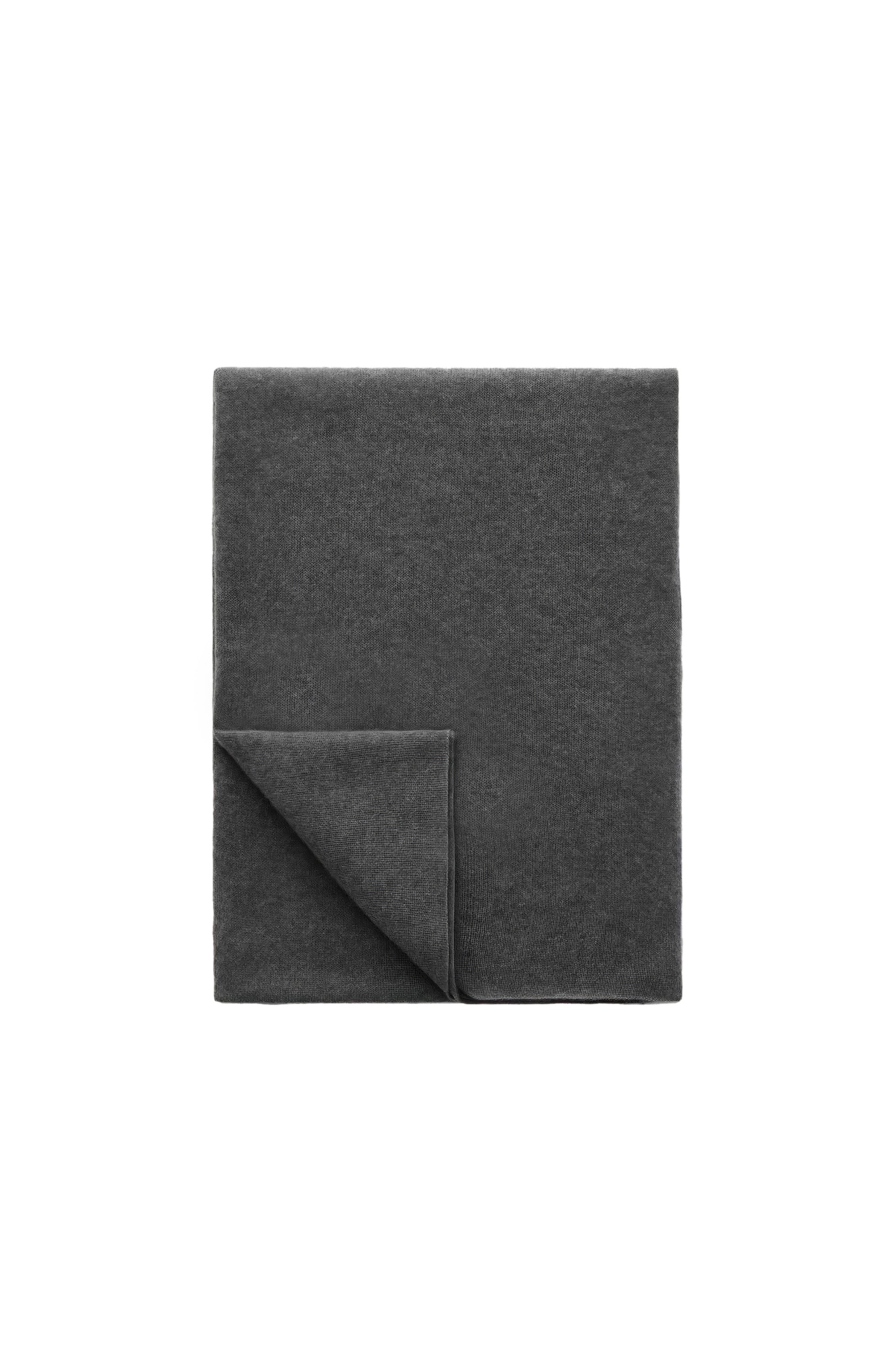 PARIS_Graphite-ecom_packshot_1