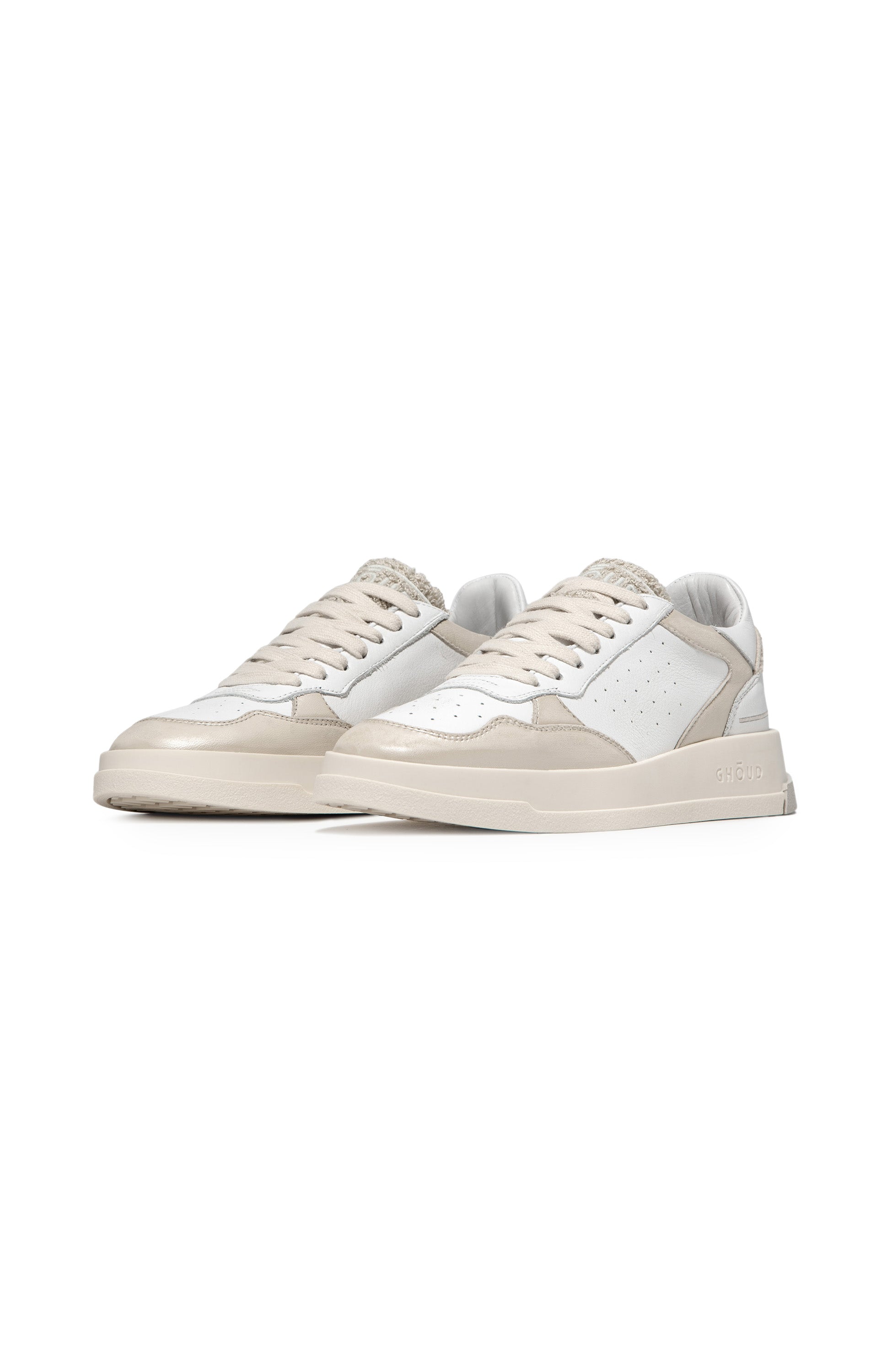 Ghoud White Tekstuursete detailidega nahast tossud tweener image 3