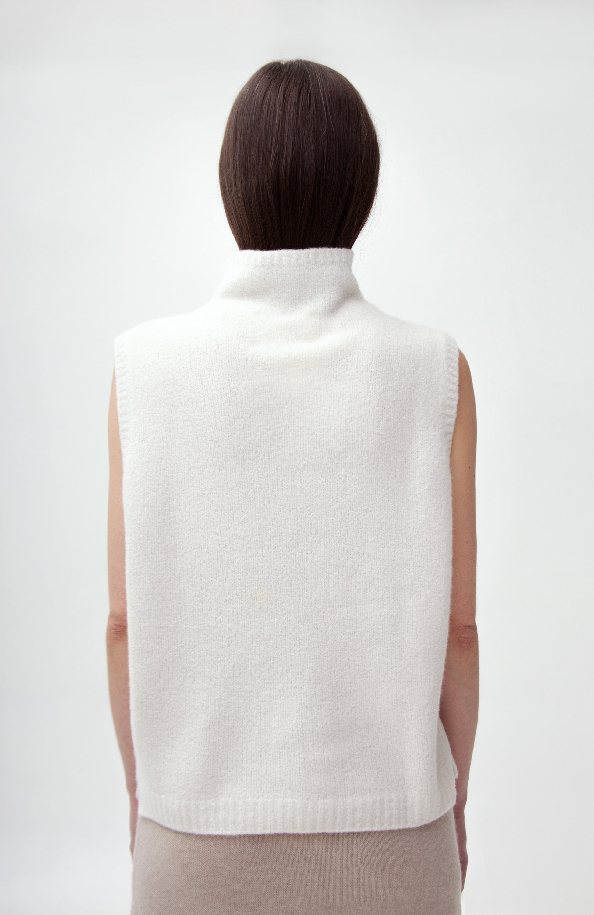 Lisa yang Neutral Rollneck boucle vest ember image 4
