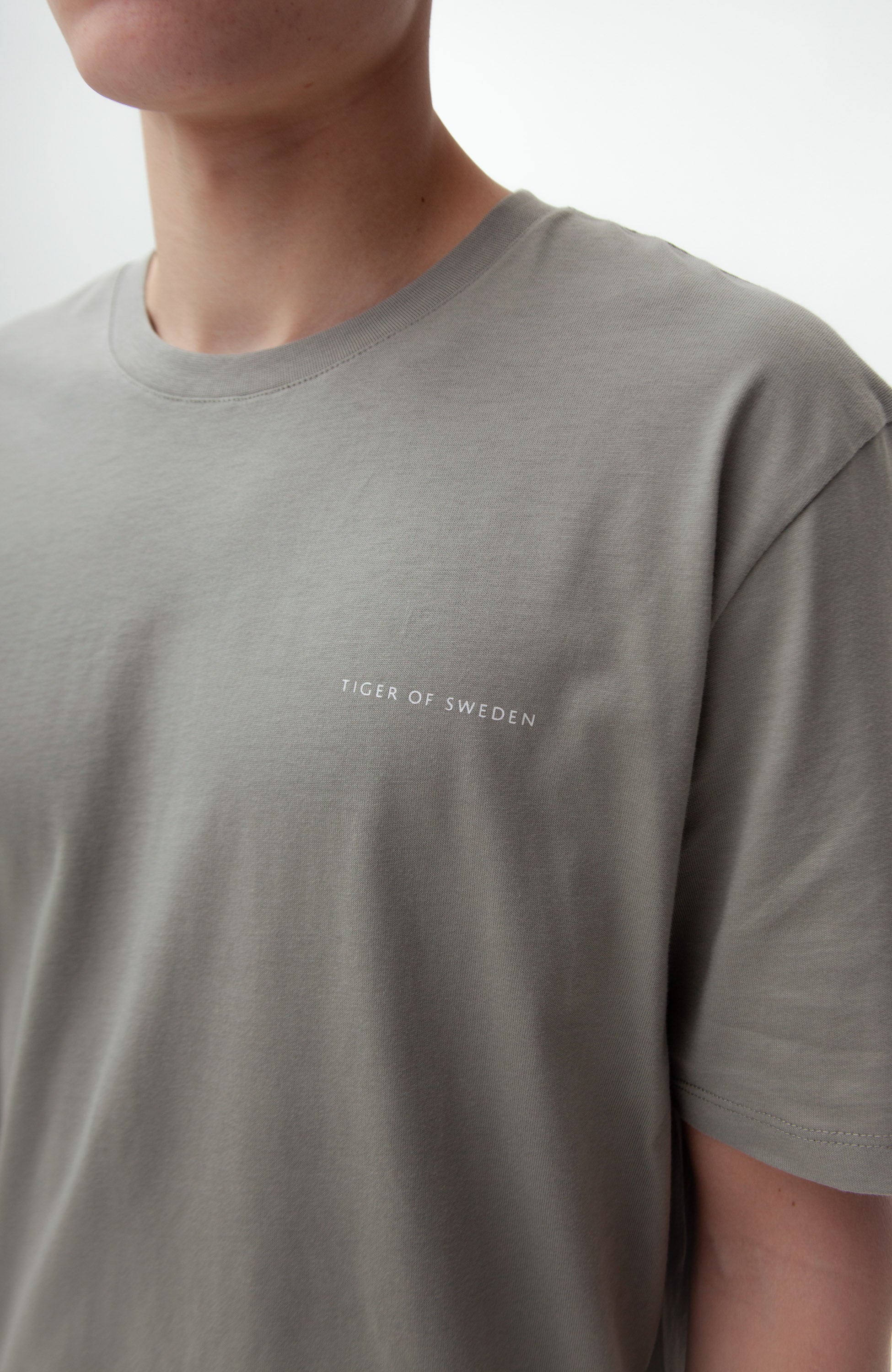 Tiger of sweden Green Relaxed-fit t-shirt pro image 4