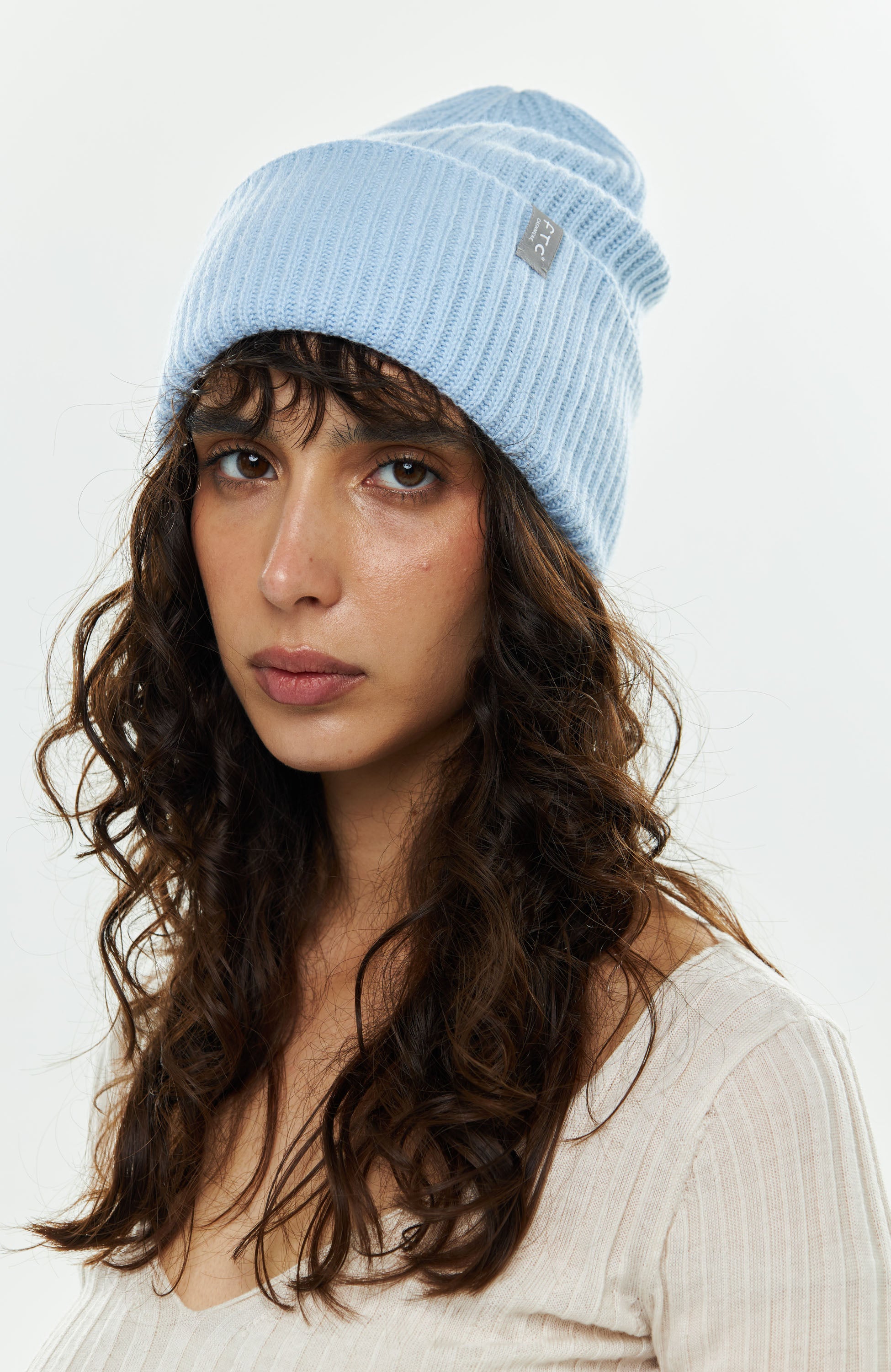 Ftc cashmere Blue Turn-up knitted beanie image 2