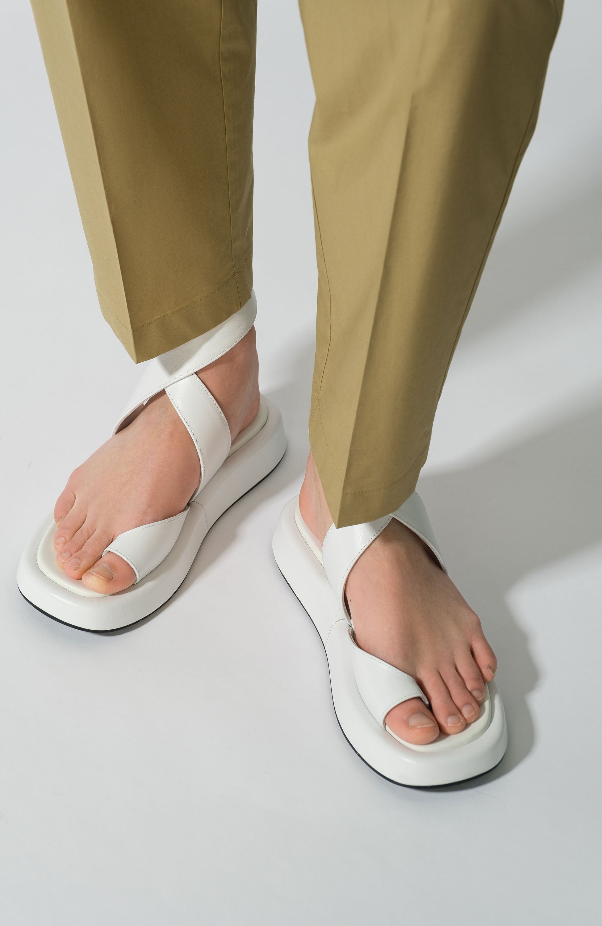 Erika cavallini White Cross-strap leather sandals image 6
