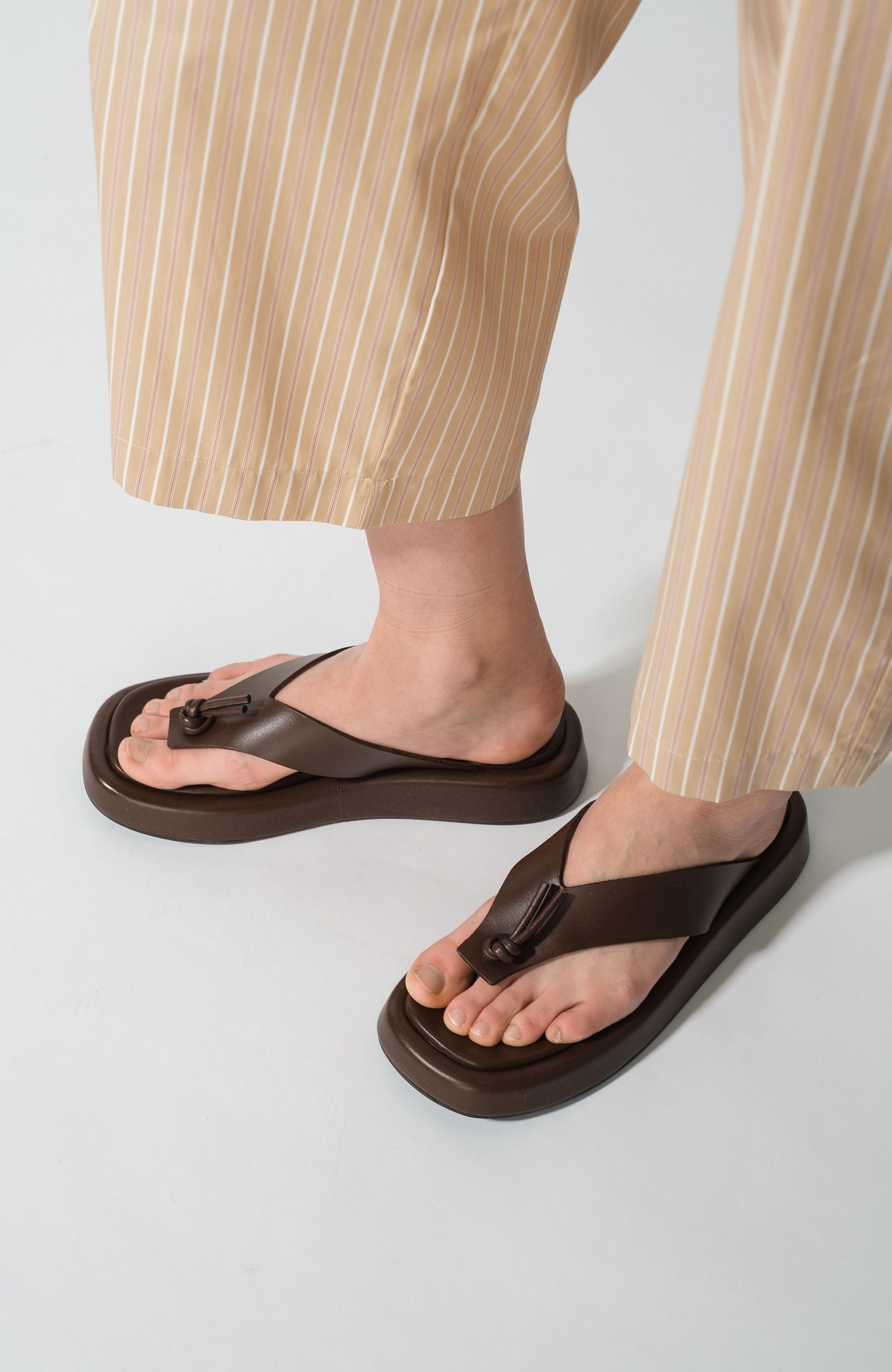 Erika cavallini Brown Chunky-sole leather flip flop image 8