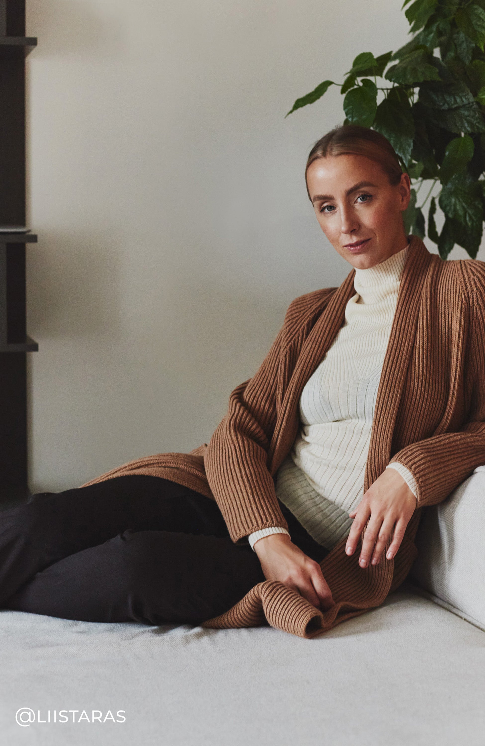 Erika cavallini Neutral Top z długim rękawem z cienkiej dzianiny image 8