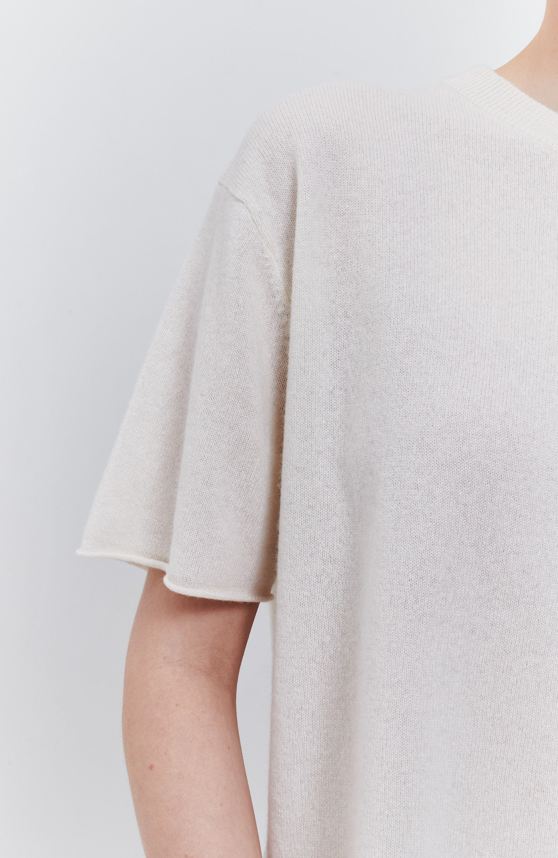 Lisa yang Neutral Relaxed-fit cashmere top cila tee image 4