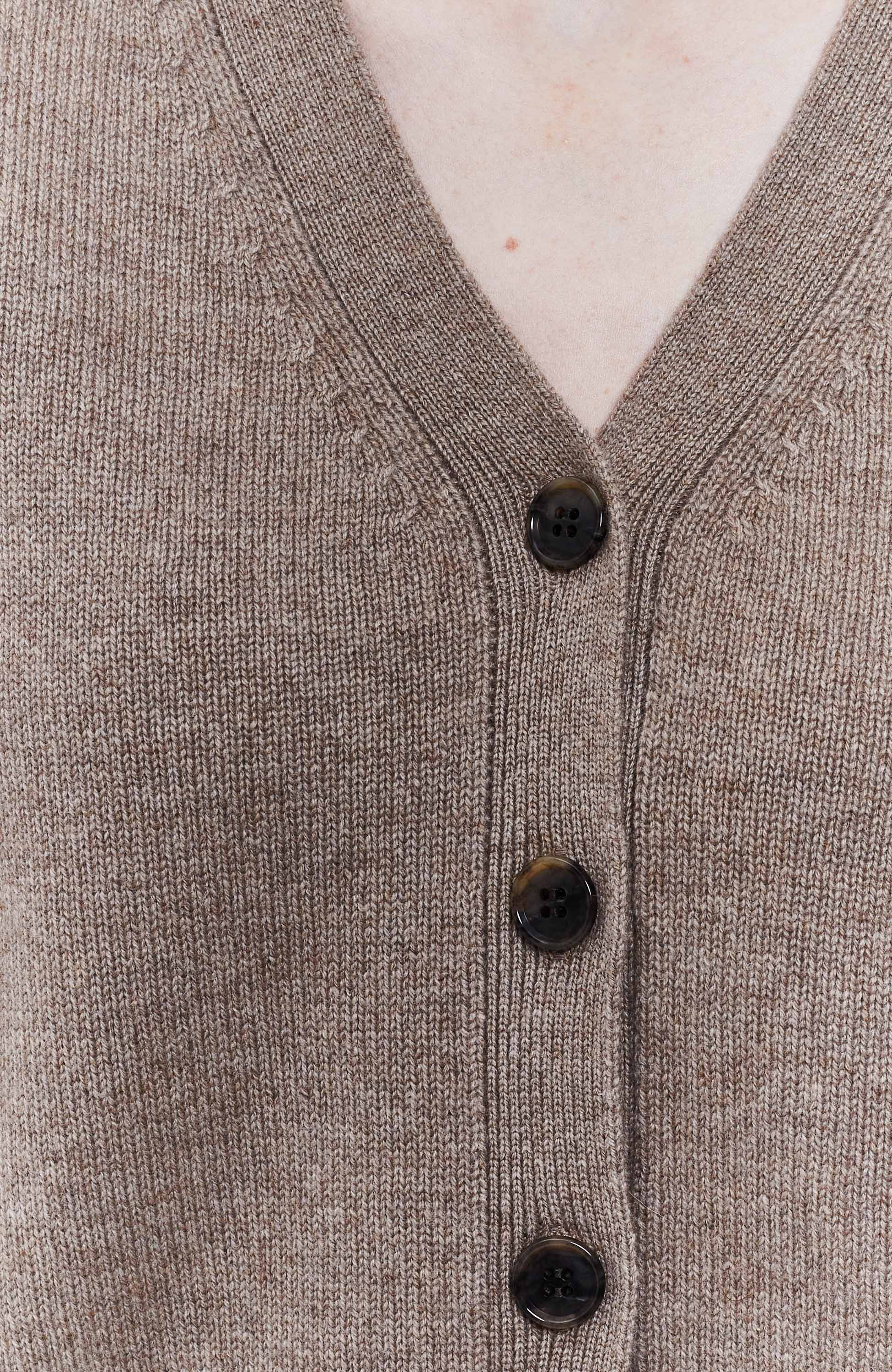 Lisa yang Beige Crop cashmere cardigan marion image 5