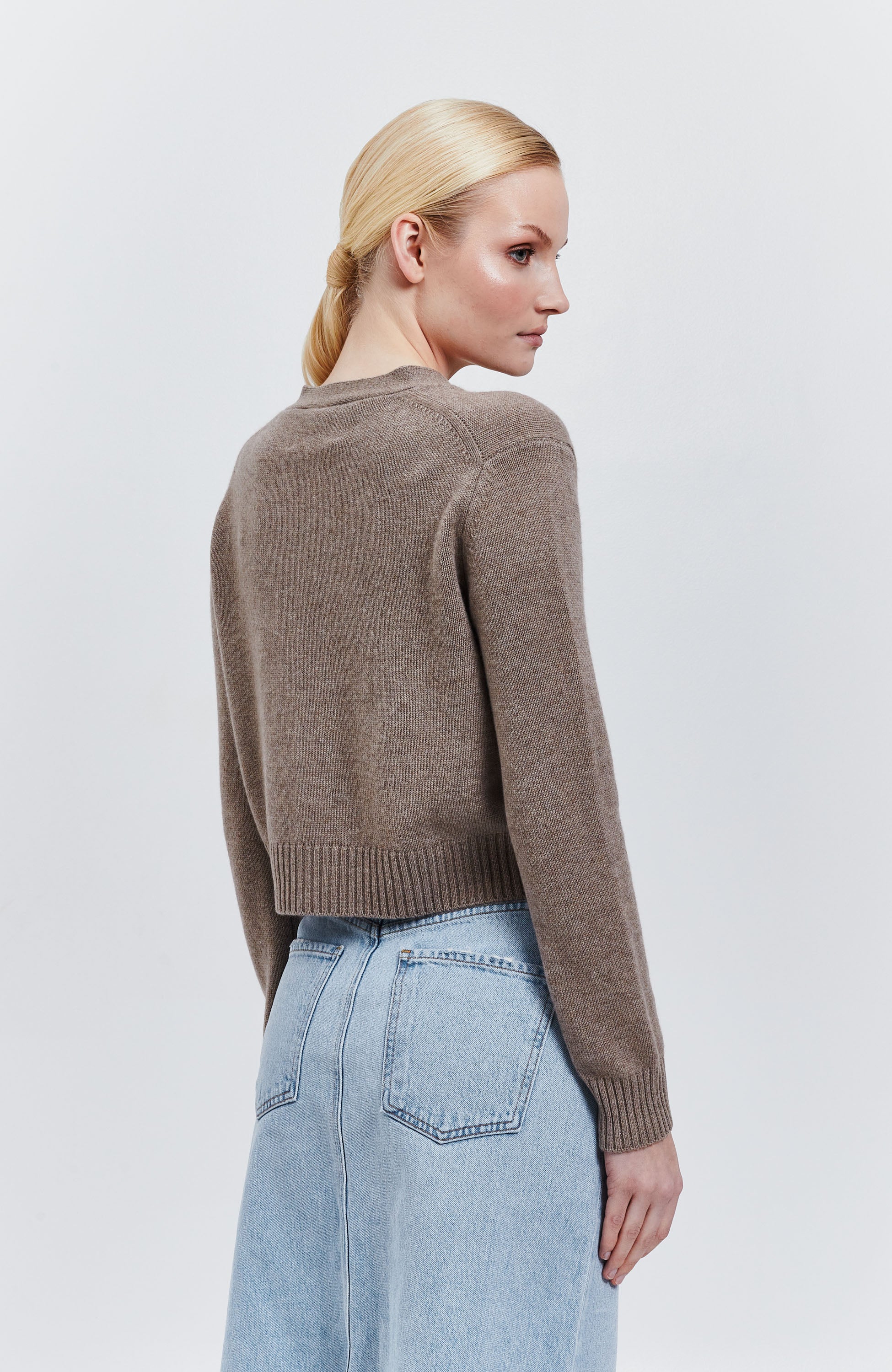 Lisa yang Beige Crop cashmere cardigan marion image 3