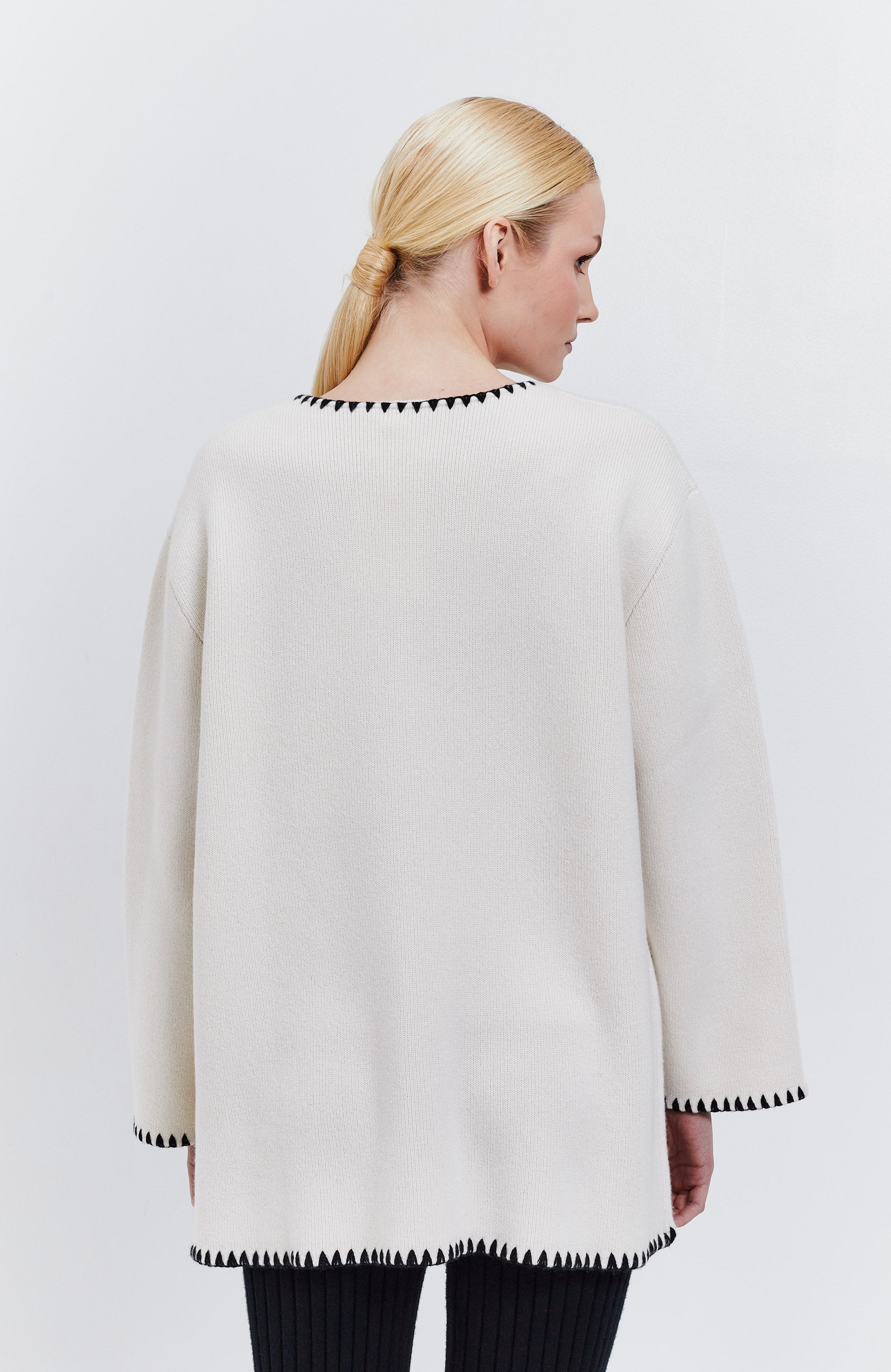 Lisa yang Neutral Contrast stich cardigan joline image 4
