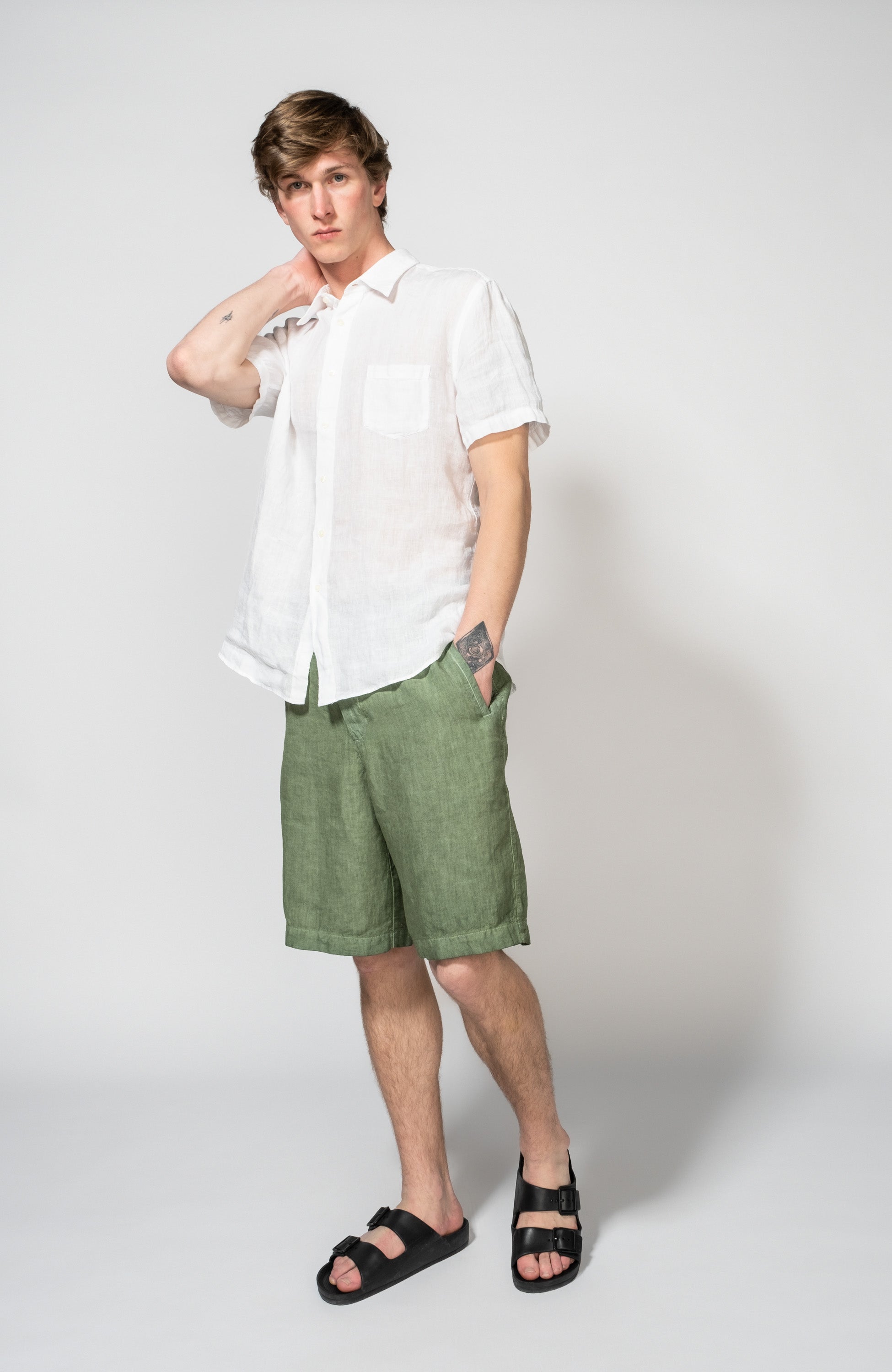 120% lino Green Linen bermuda shorts image 1