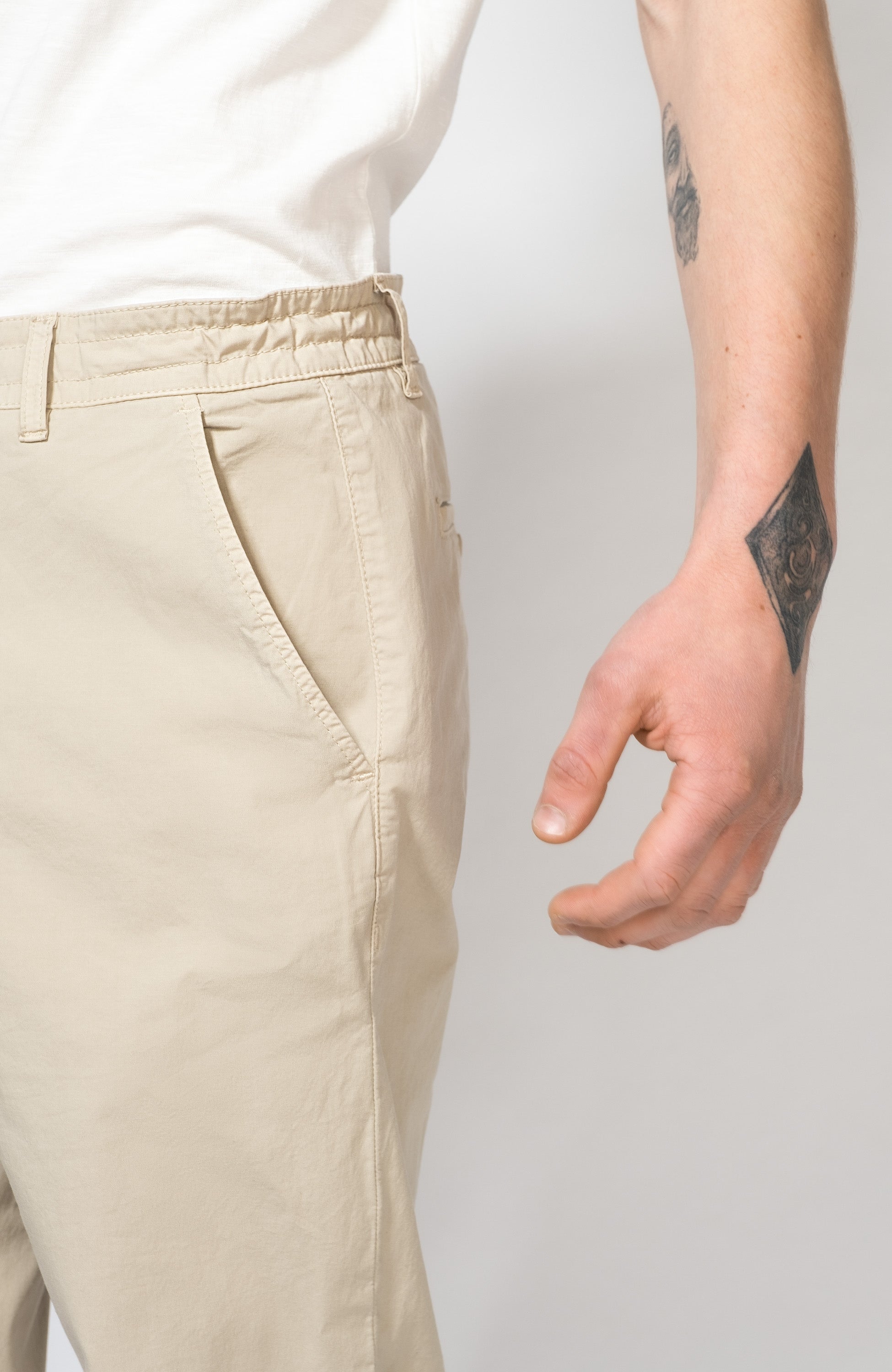 Aeronautica militare Neutral Drawstring lightweight trousers image 5