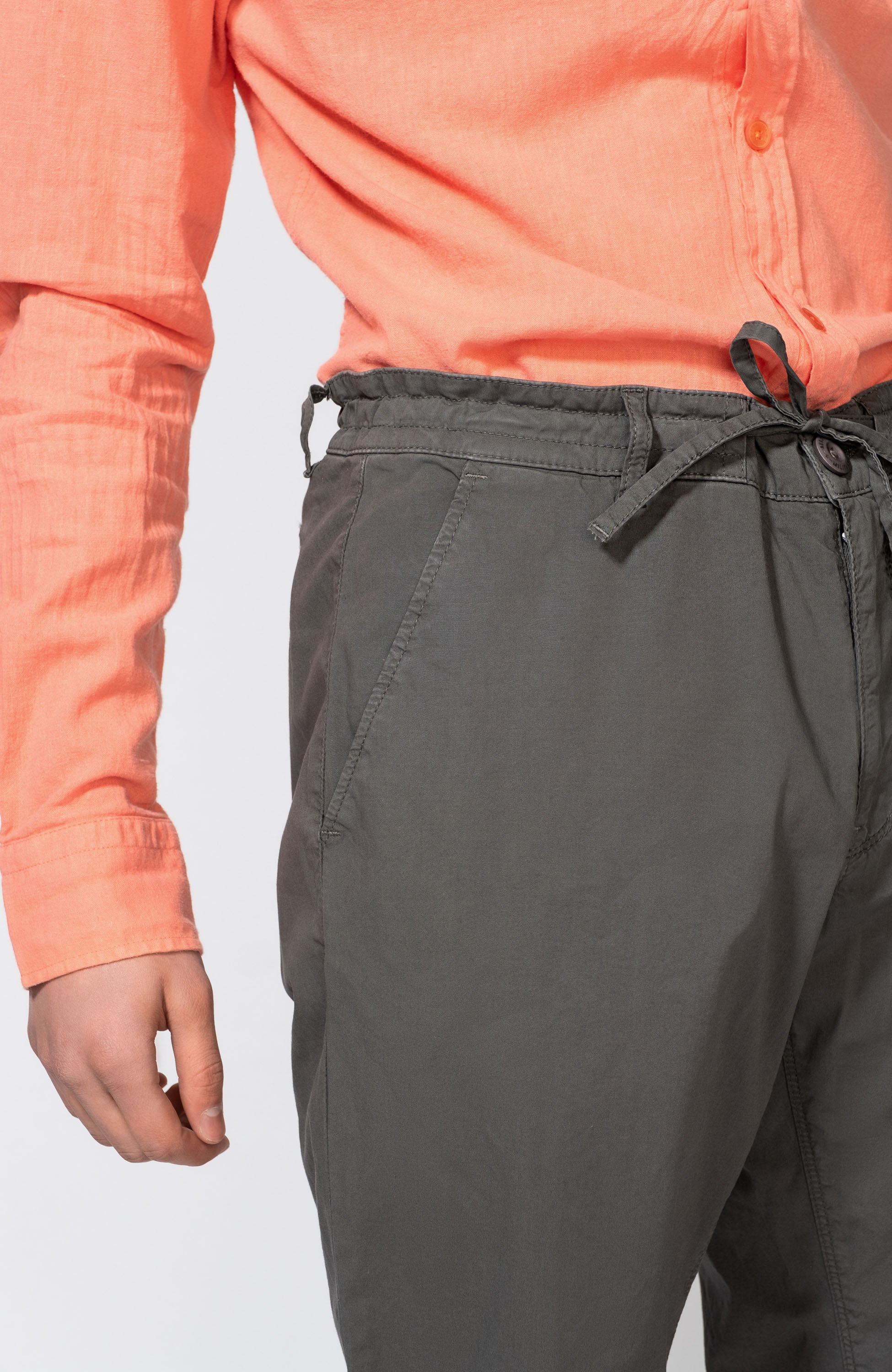 Drawstring lightweight trousers