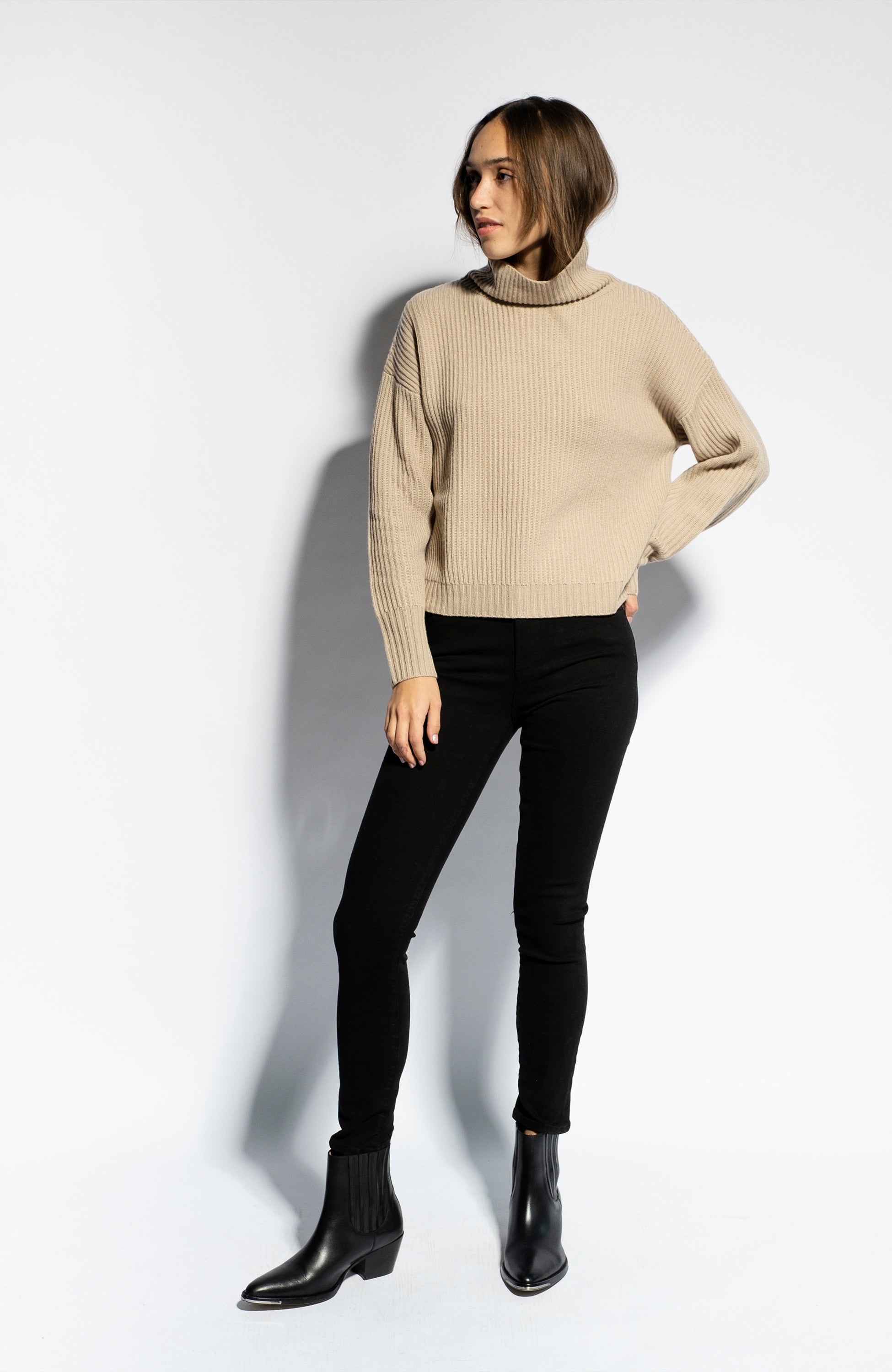 Ftc cashmere Beige Püstkrae ja vaba lõikega pullover image 4