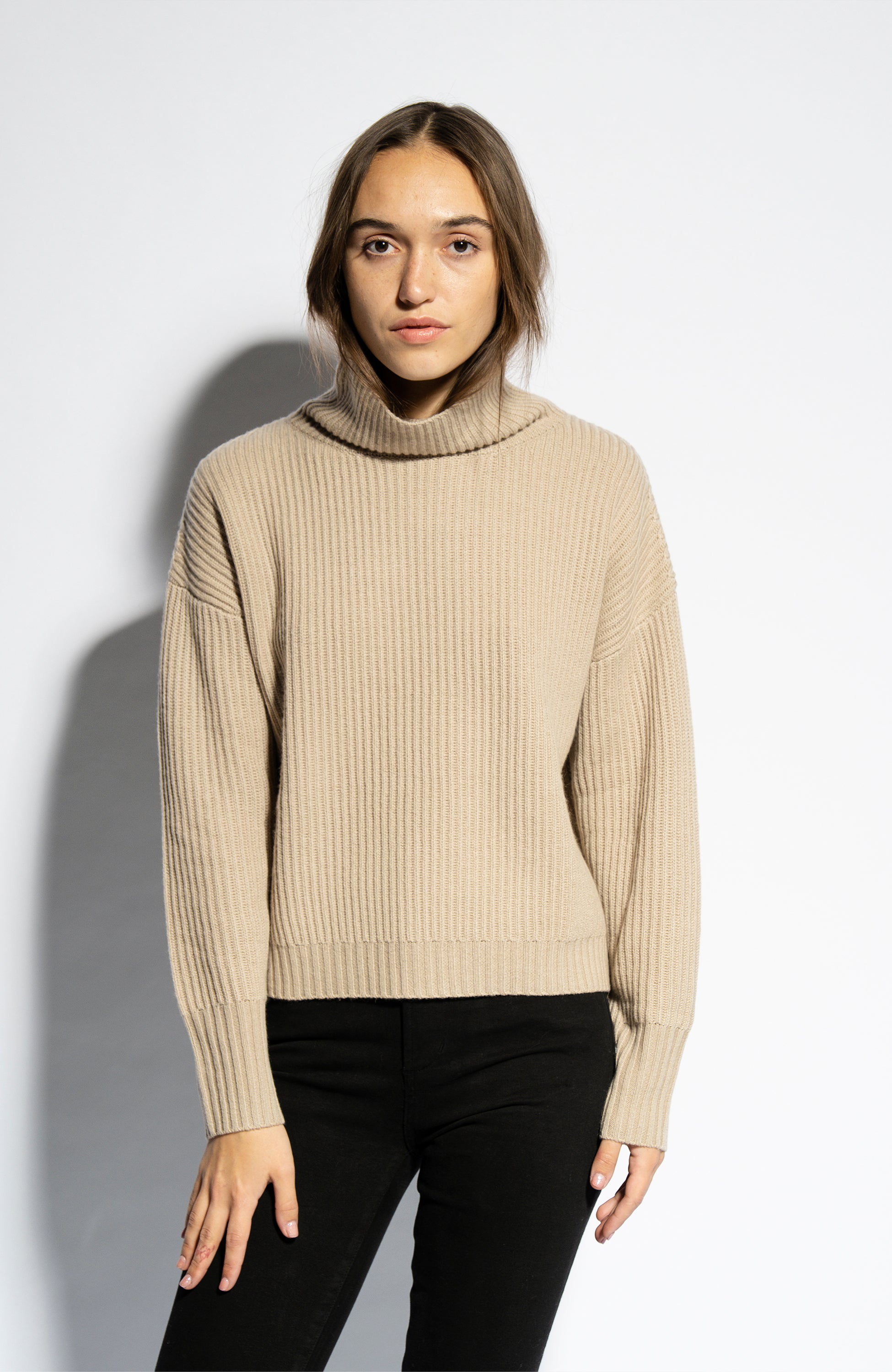 Ftc cashmere Beige Püstkrae ja vaba lõikega pullover image 1