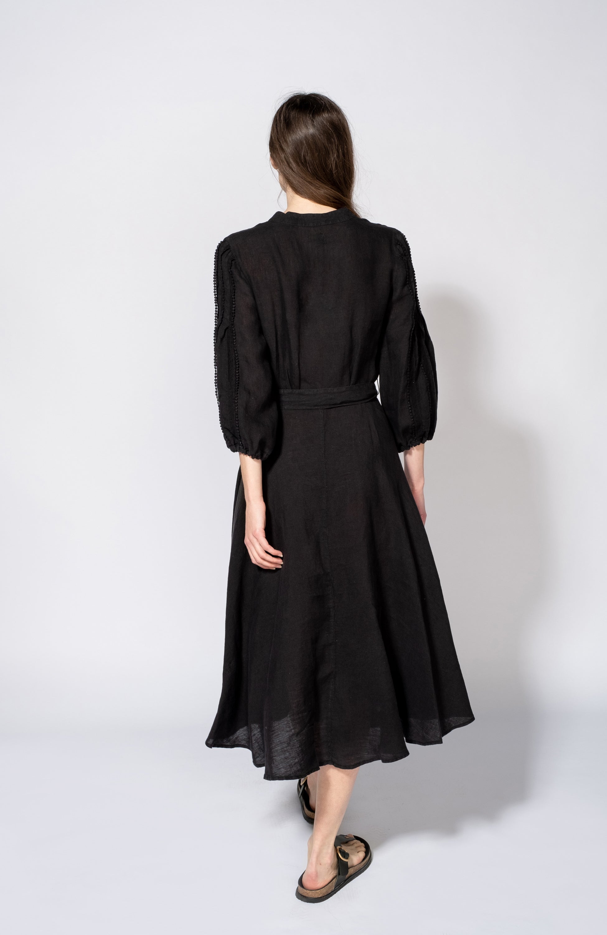 120% lino Black Embroidered linen puff-sleeve dress image 3