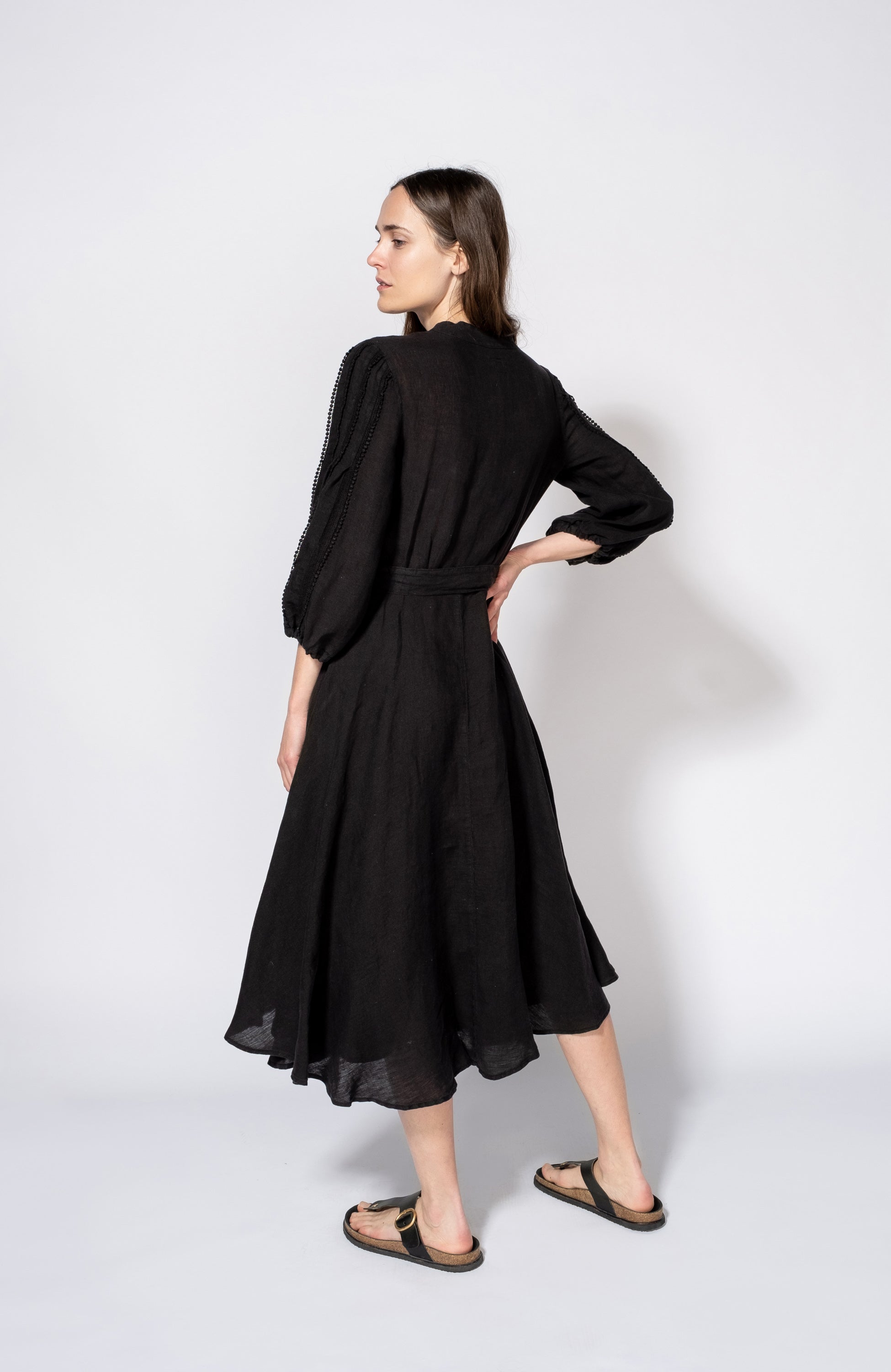 120% lino Black Embroidered linen puff-sleeve dress image 4