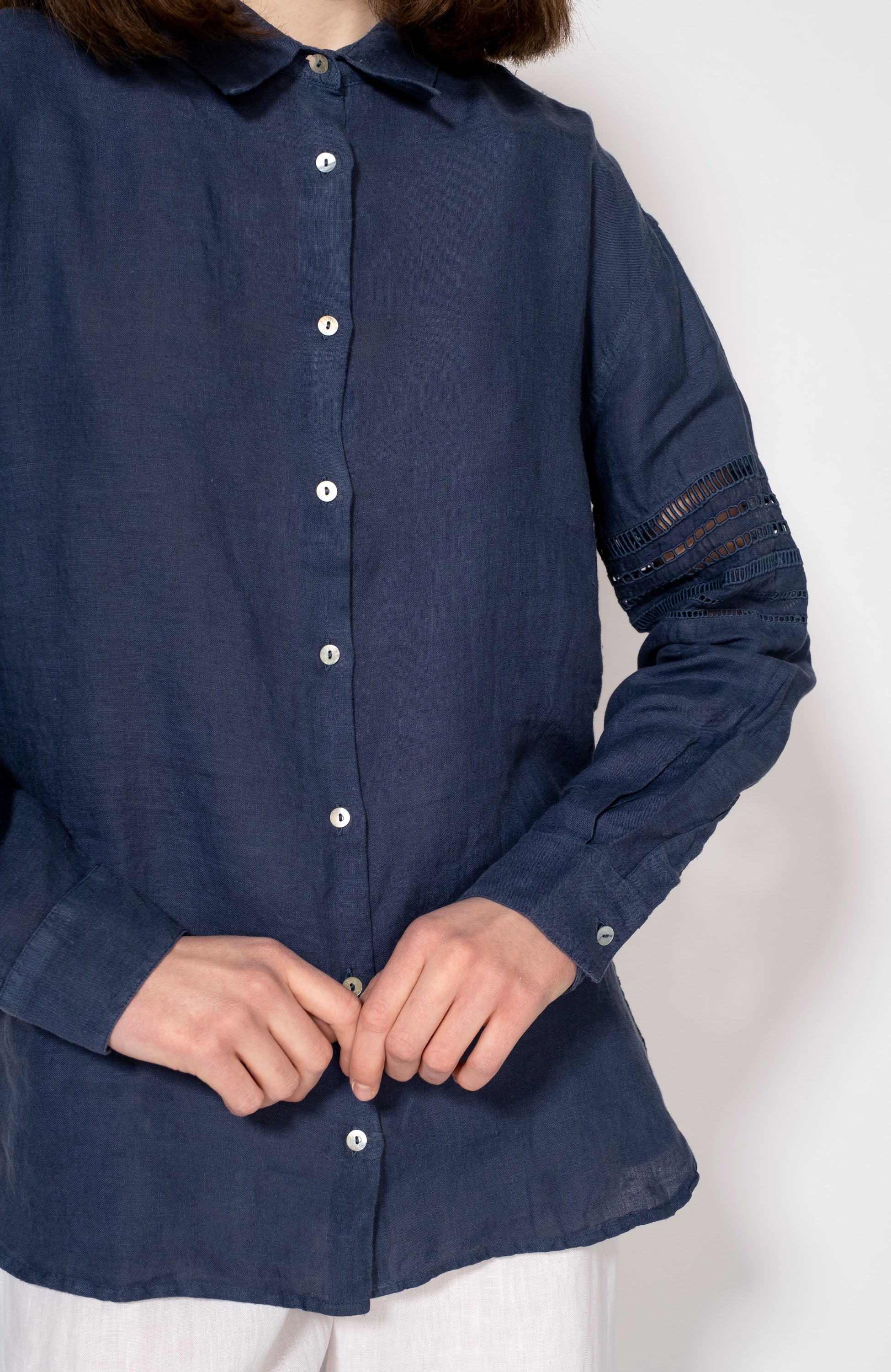 120% lino Navy Long sleeve embroidered linen shirt image 4