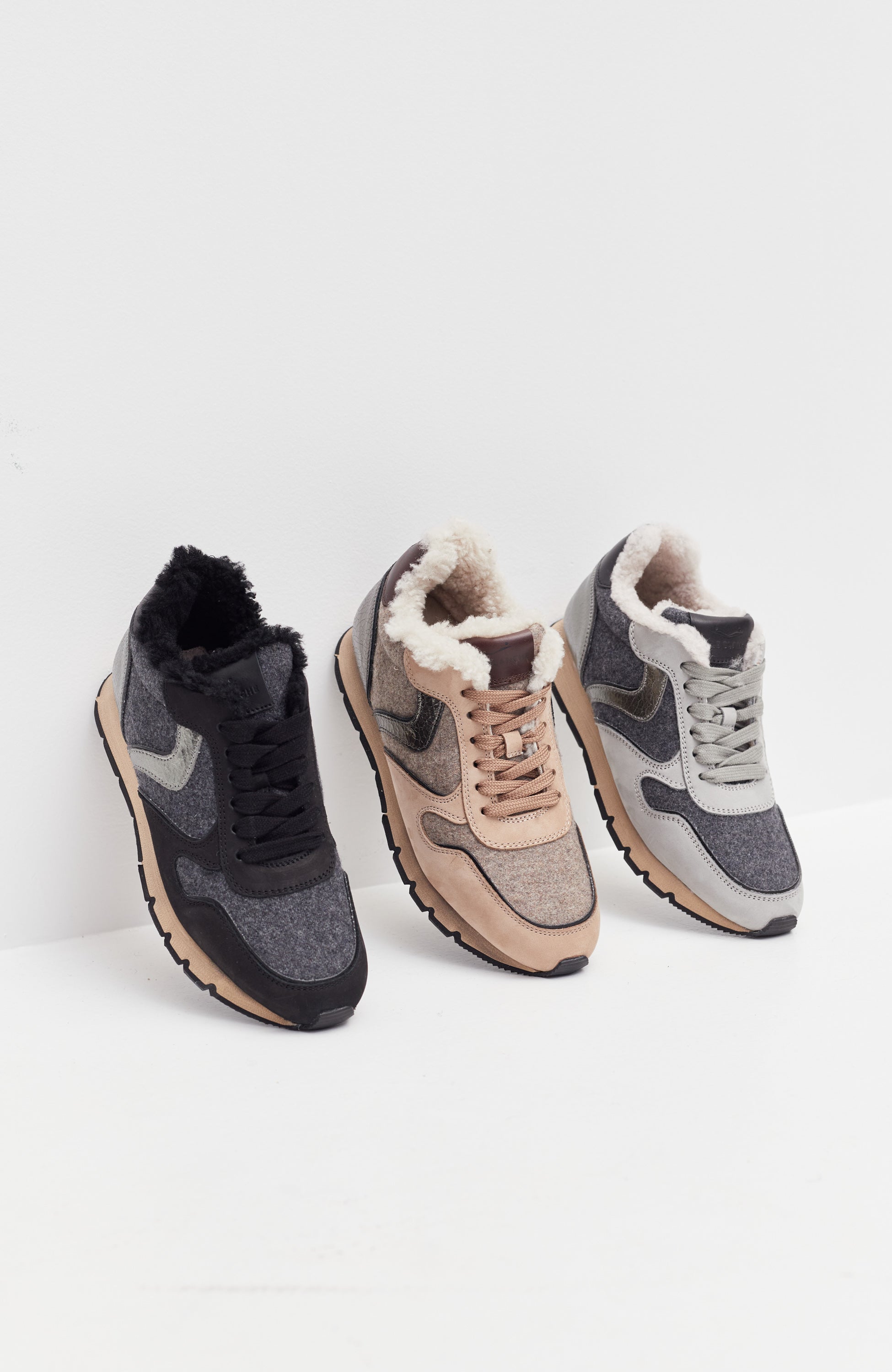 Zamszowe sneakersy z futrzaną wyściółką JULIA