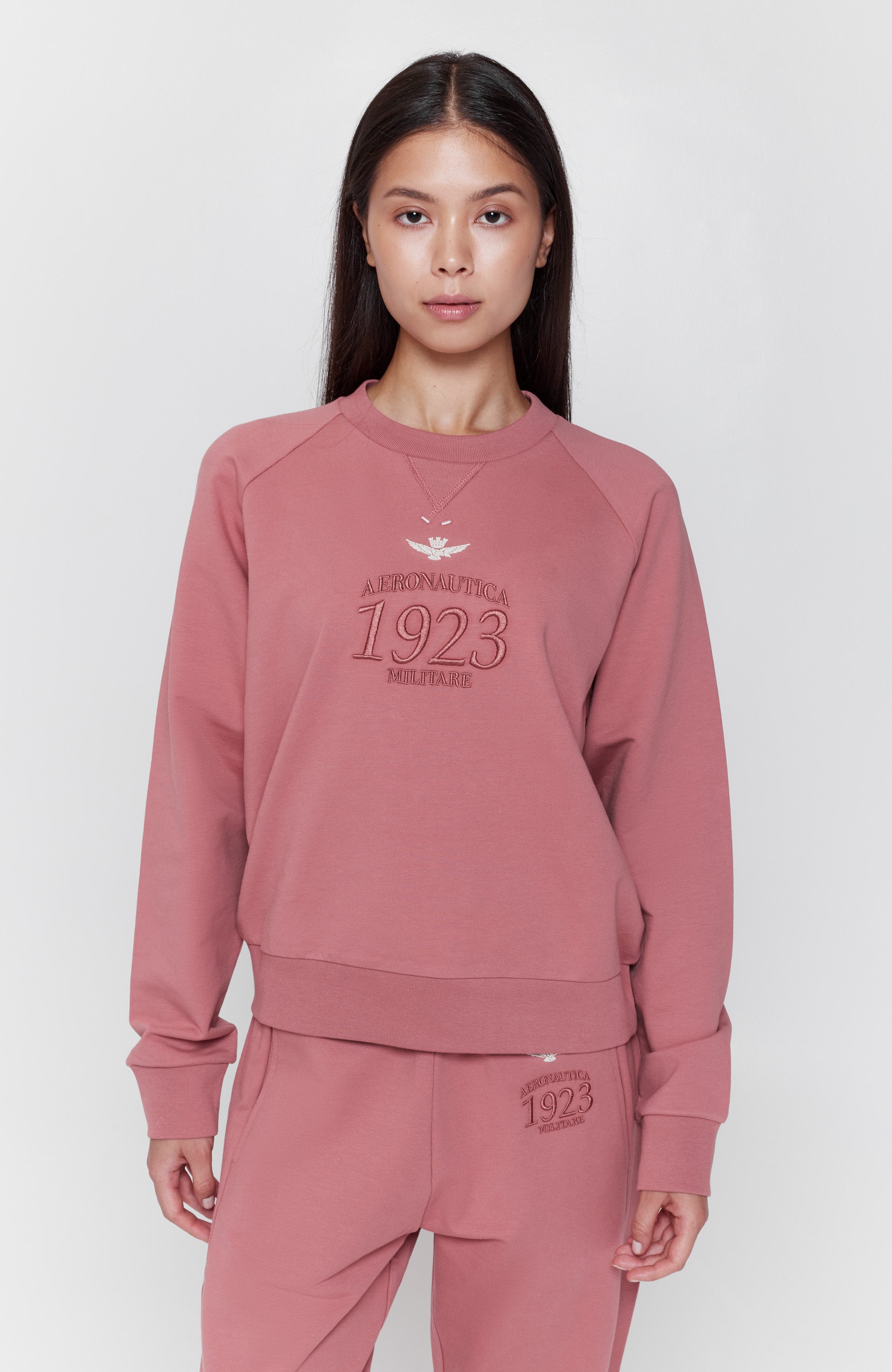 Embroidered sweatshirt & pants set