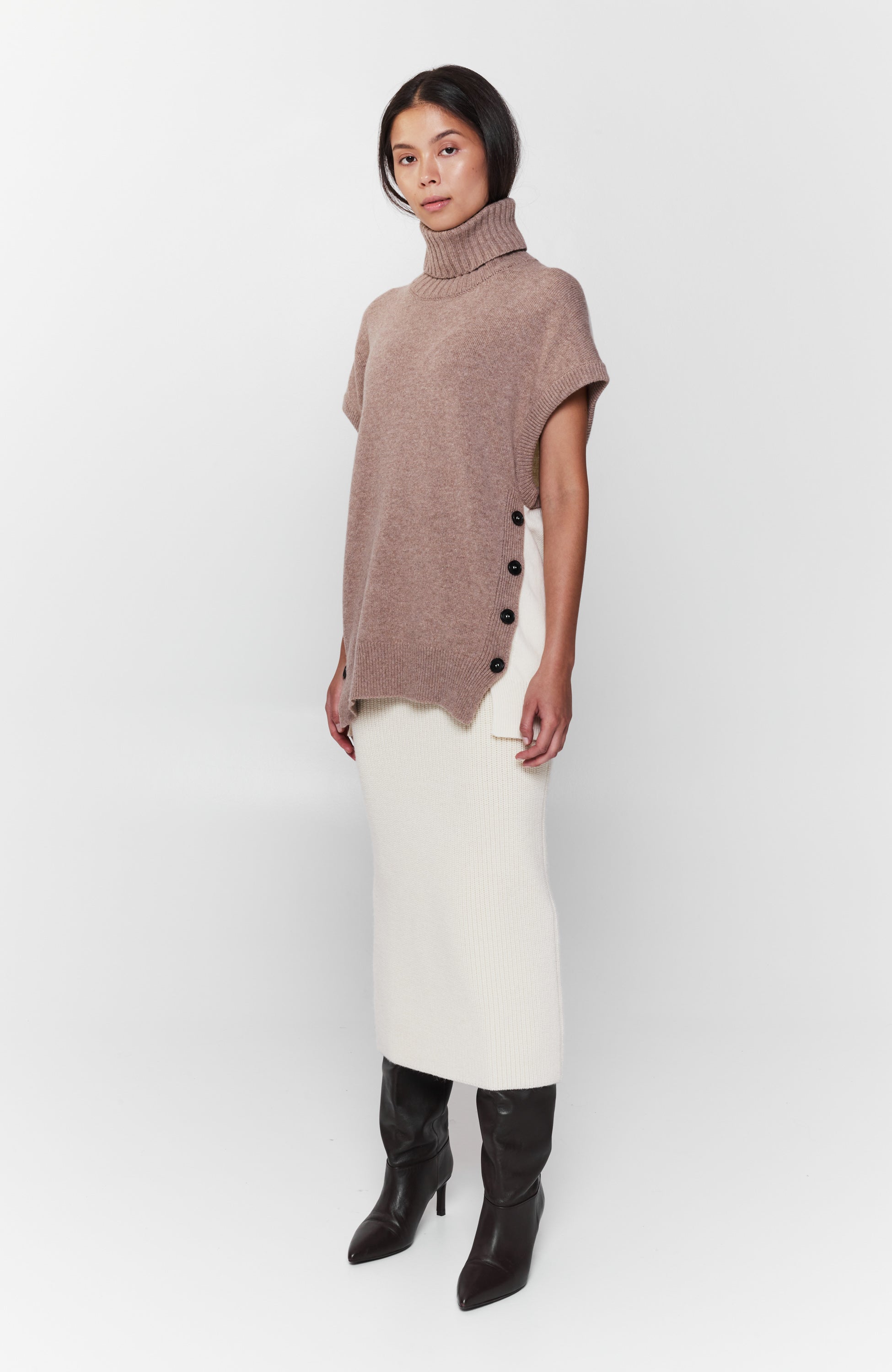 Erika cavallini Beige Kahevärviline kootud vest kõrge kaelusega image 7