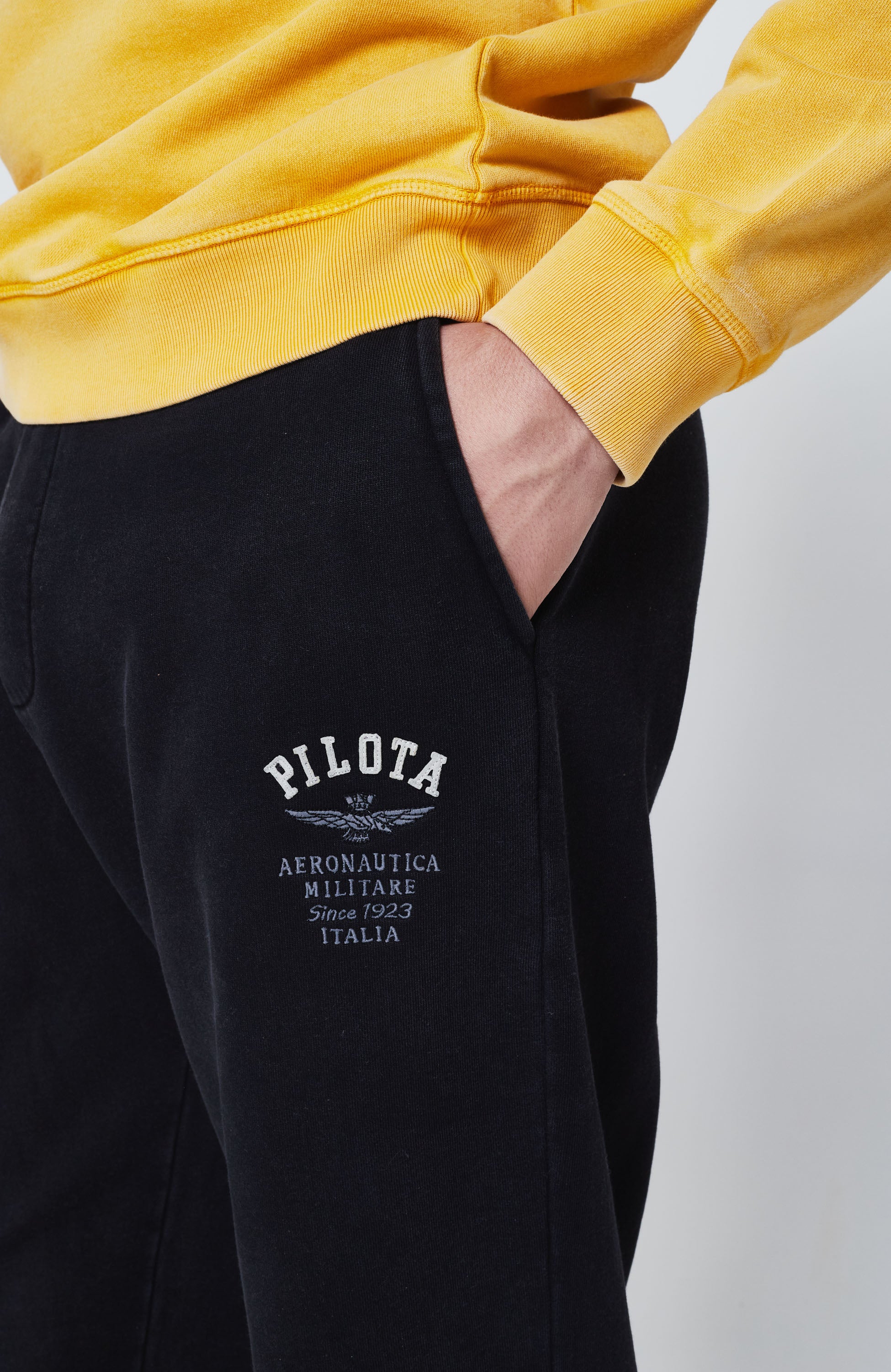 Aeronautica militare Black Garment-dyed cotton sweatpants image 4