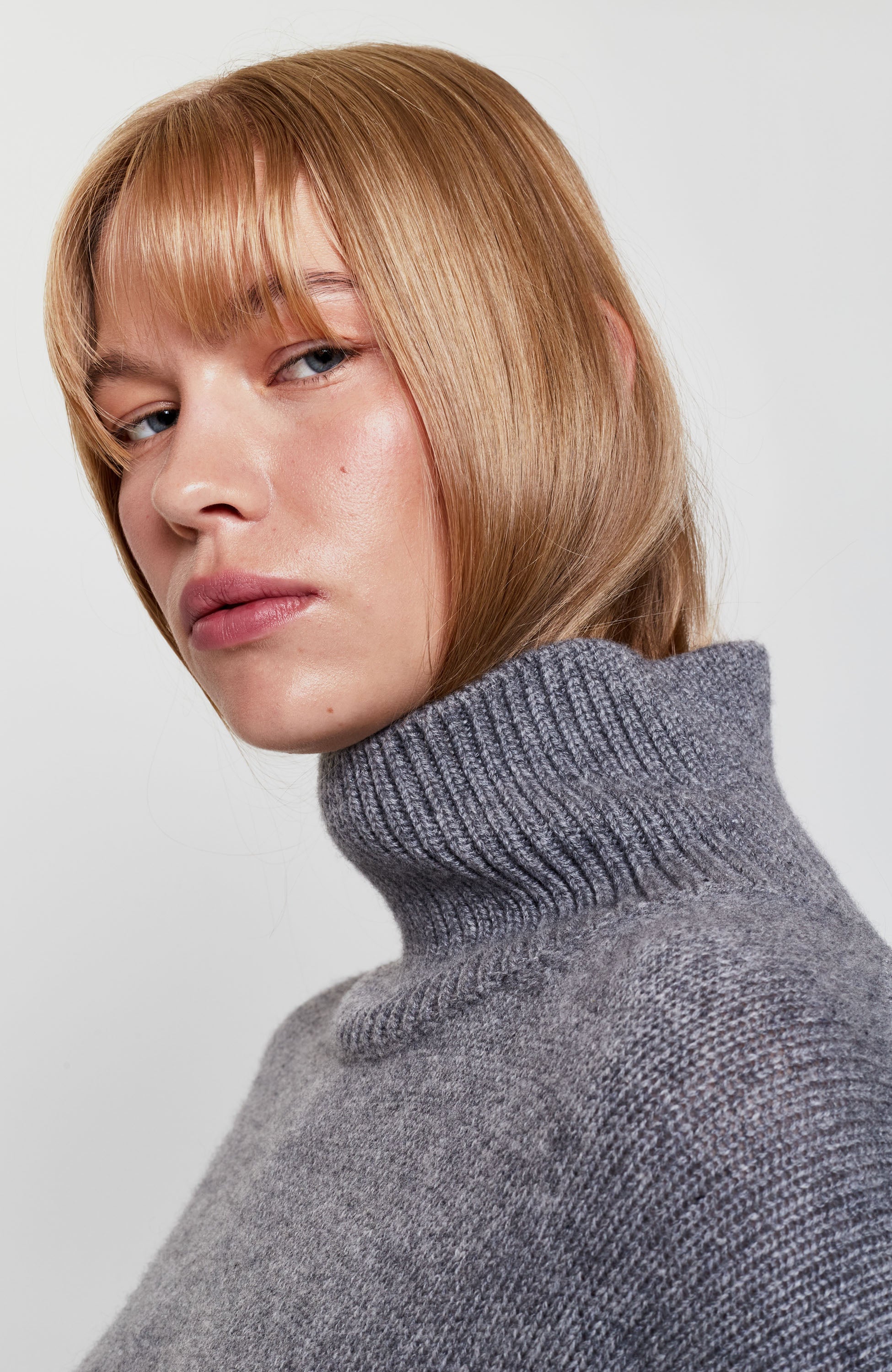 Lisa yang Grey Highneck cashmere sweater heidi image 5