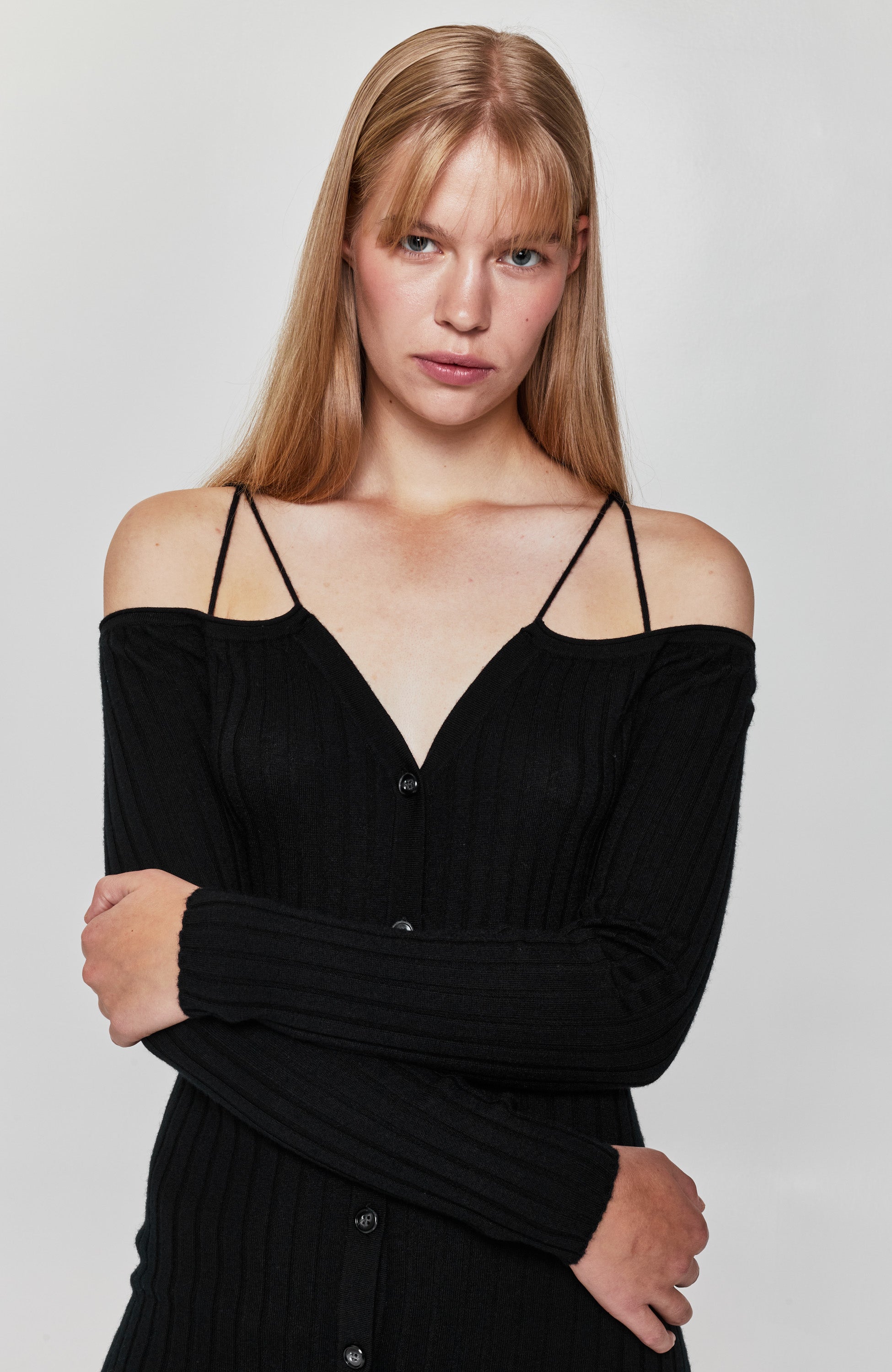 Lisa yang Black Open-shoulder ribbed cardigan clarita image 3