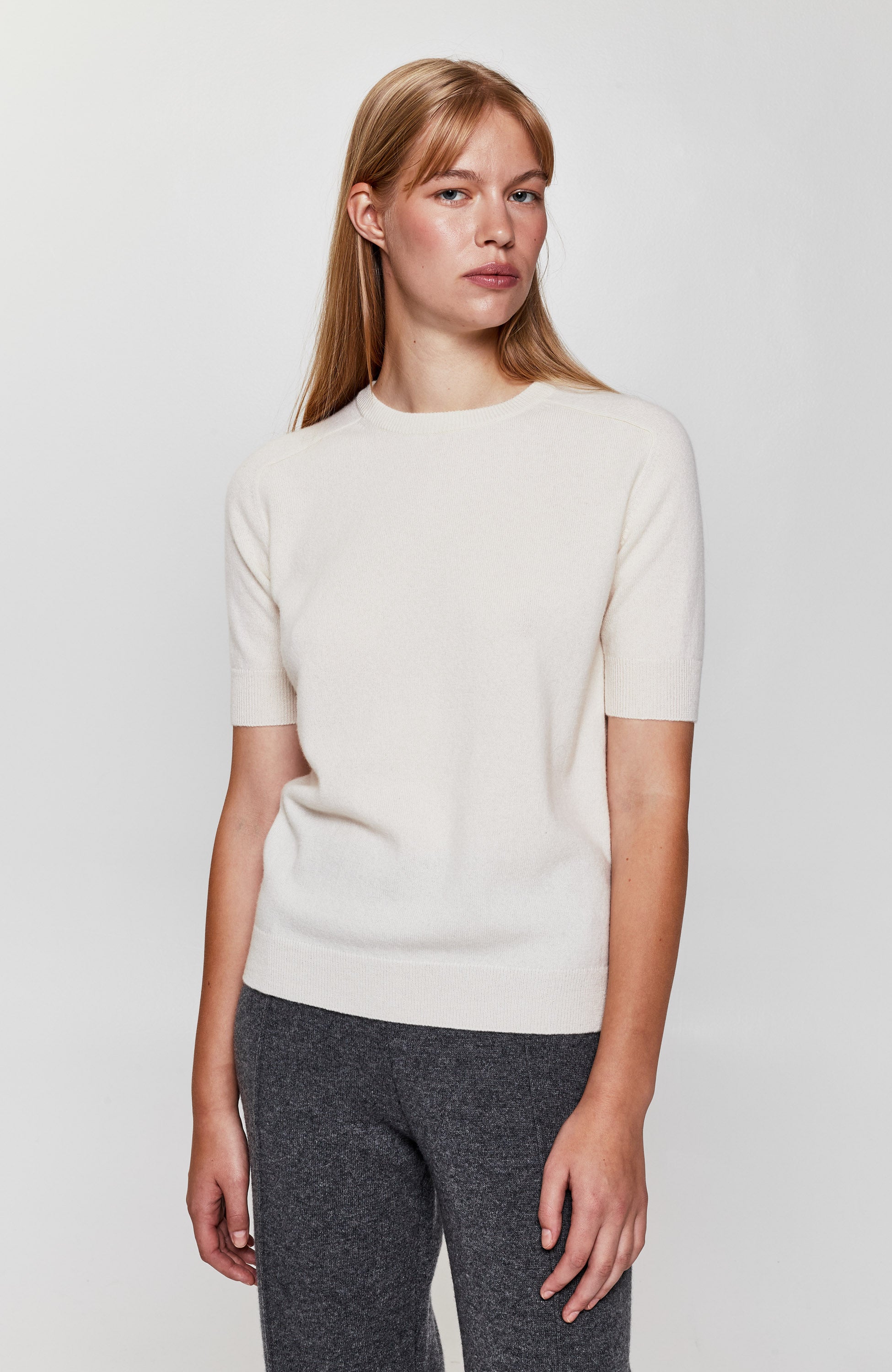 Lisa yang Neutral Short-sleeve roundneck sweater kenza image 3