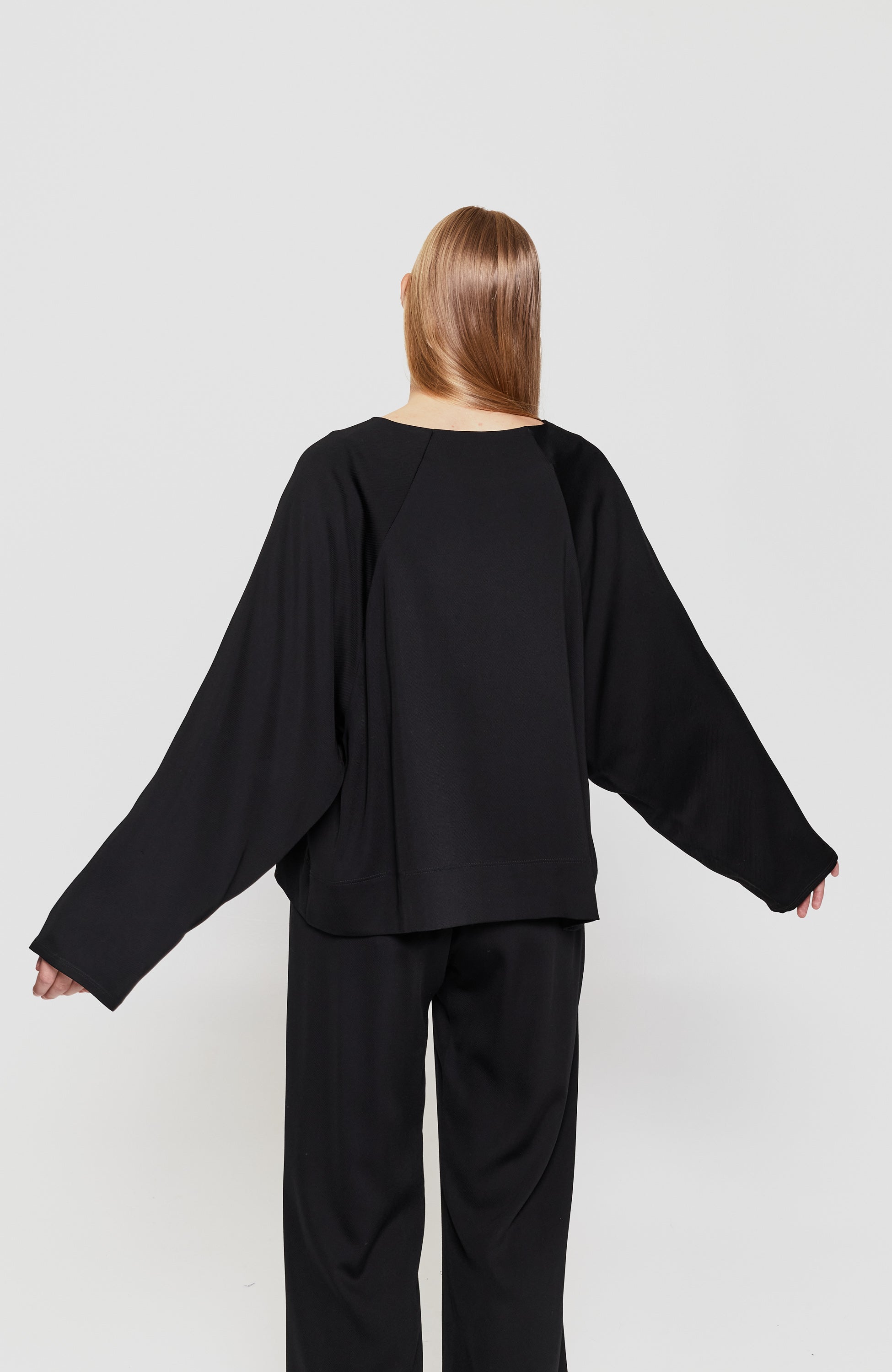 House of dagmar Black V-neck woven blouse lo image 4
