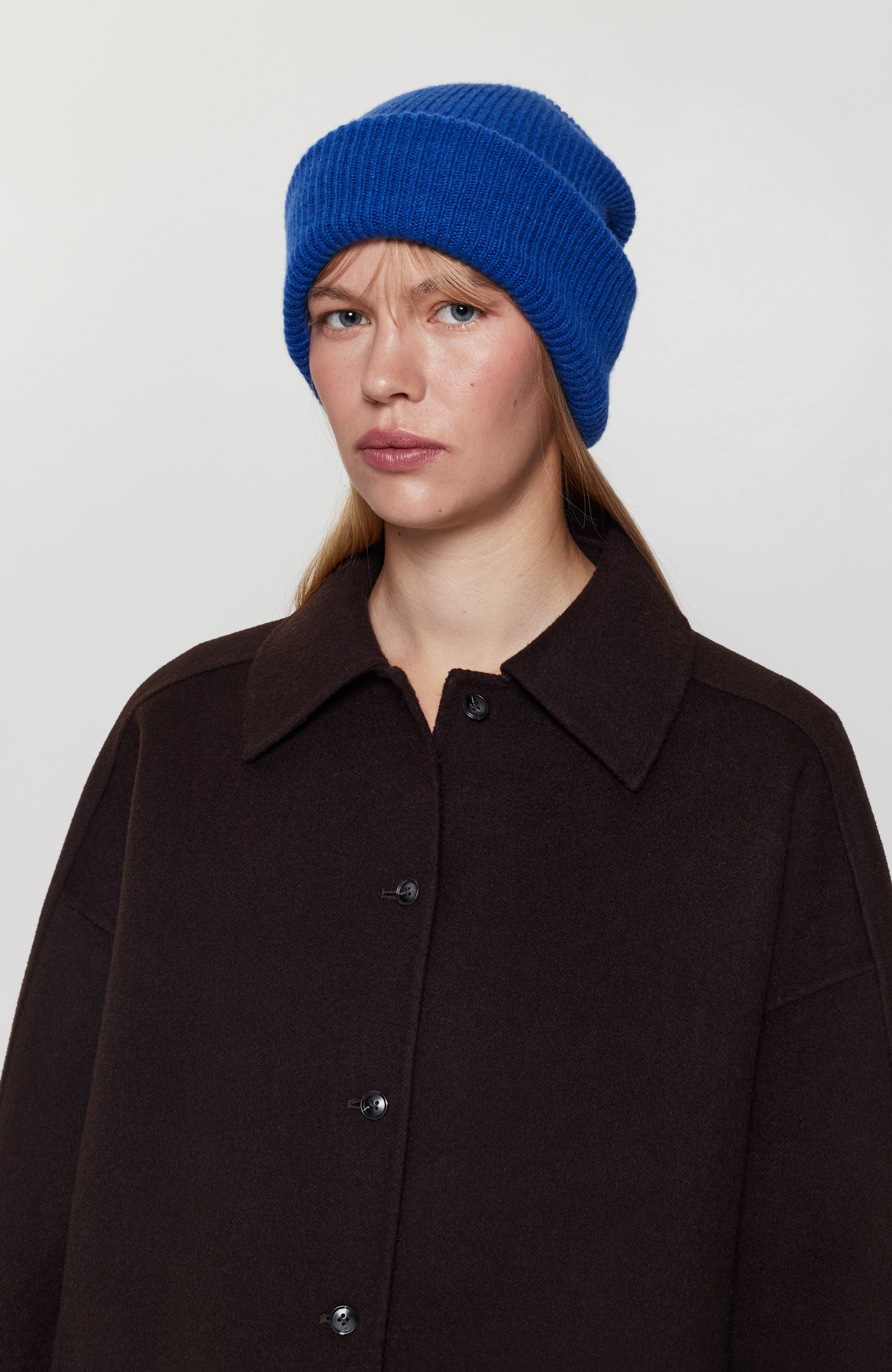 Lisa yang Blue Ribbed-knit beanie hat stockholm image 3