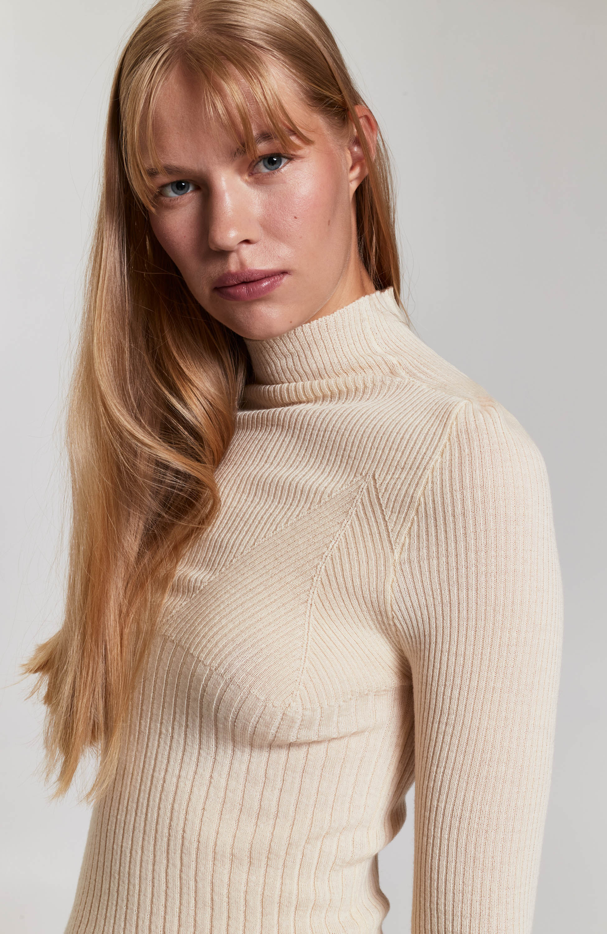 Fine-knit longsleeve top
