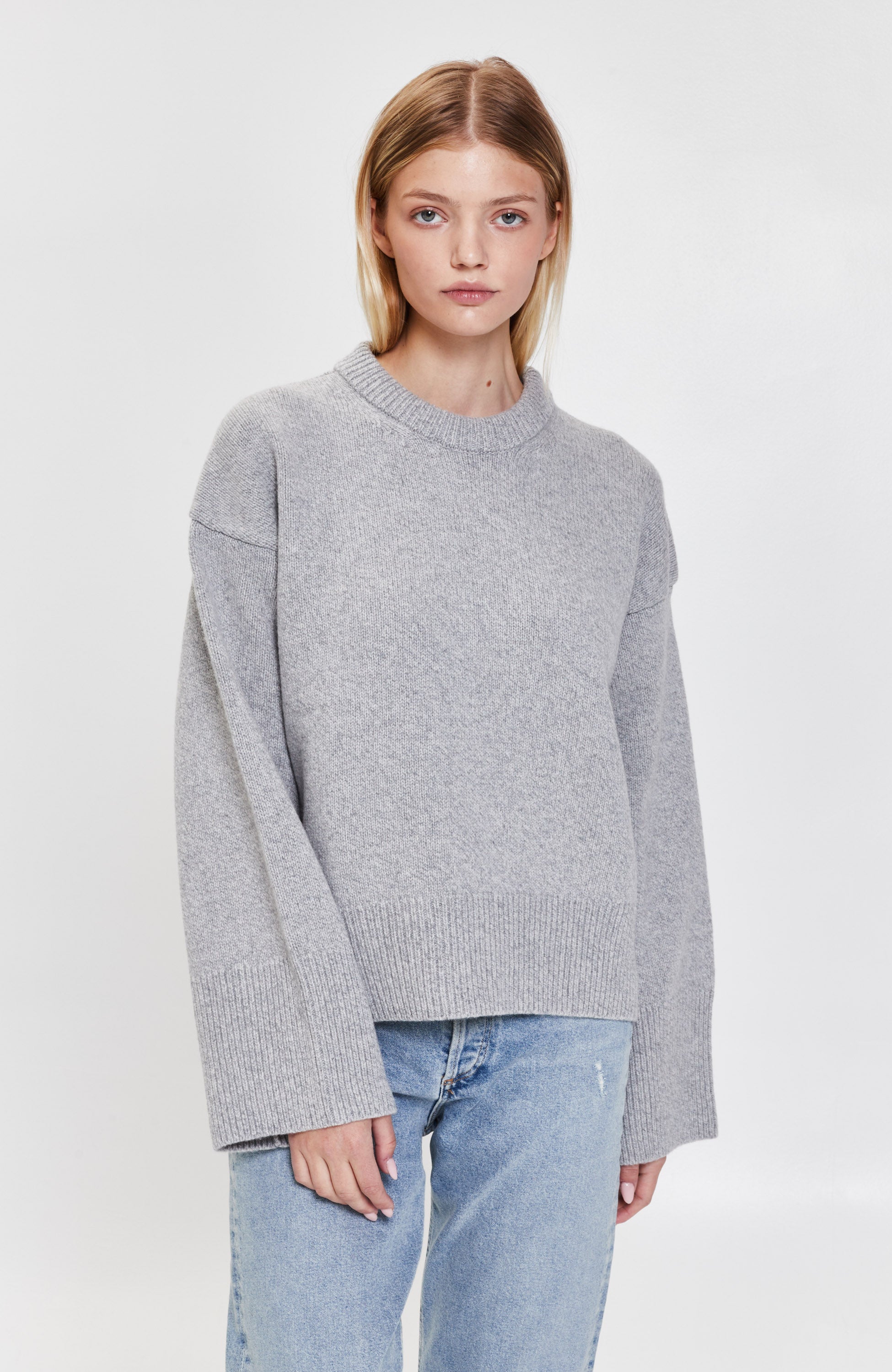 Wełniant sweter z okrągłym dekoltem MAZZY