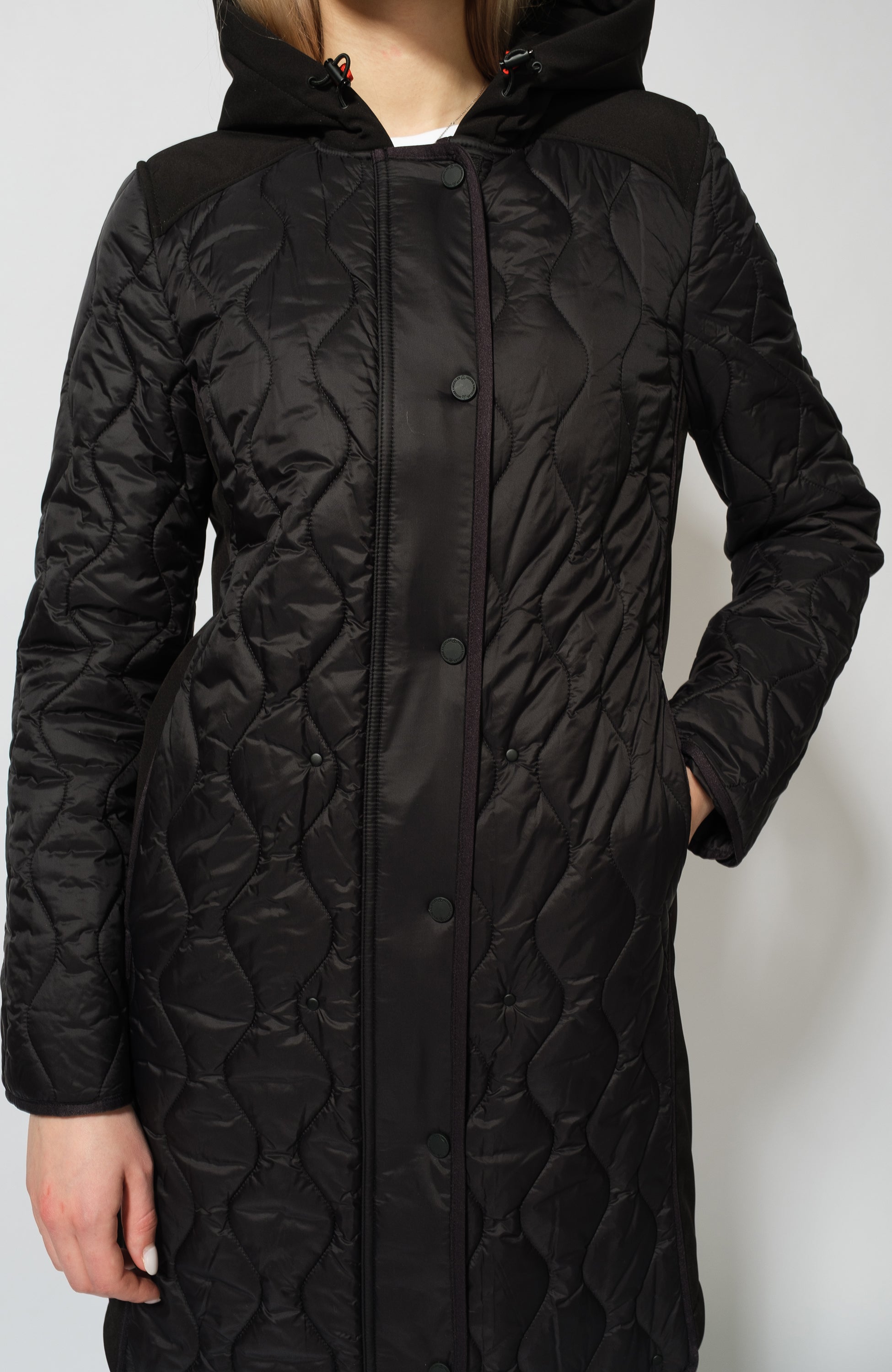Moose knuckles Black Quilted hooded parka manhattan image 3