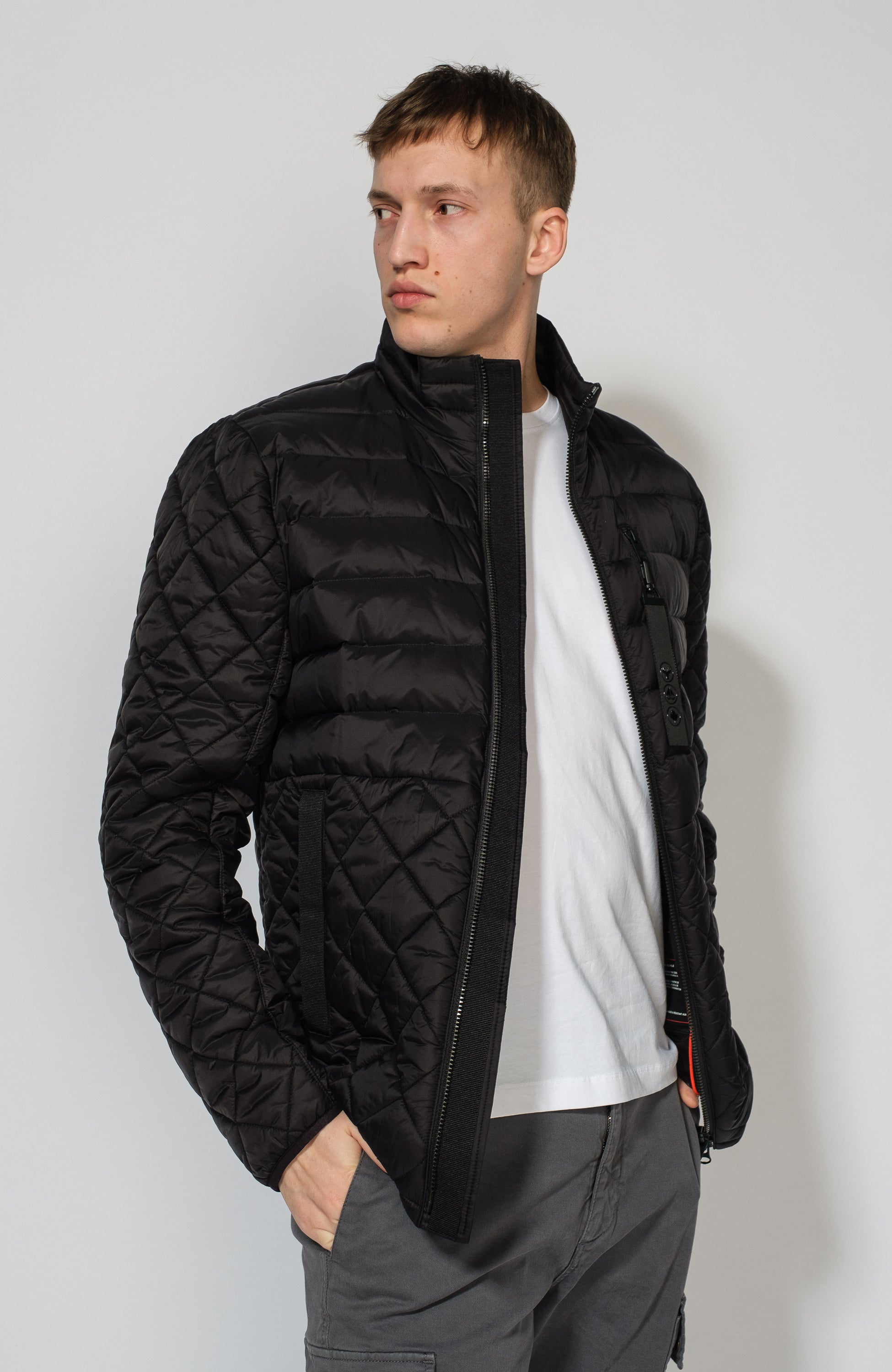 Moose knuckles Black Tepitud jope logo embleemiga boynton image 4