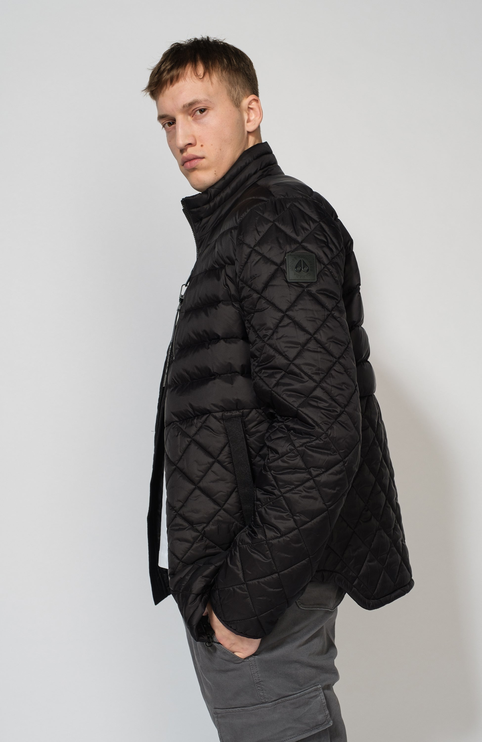 Moose knuckles Black Tepitud jope logo embleemiga boynton image 5
