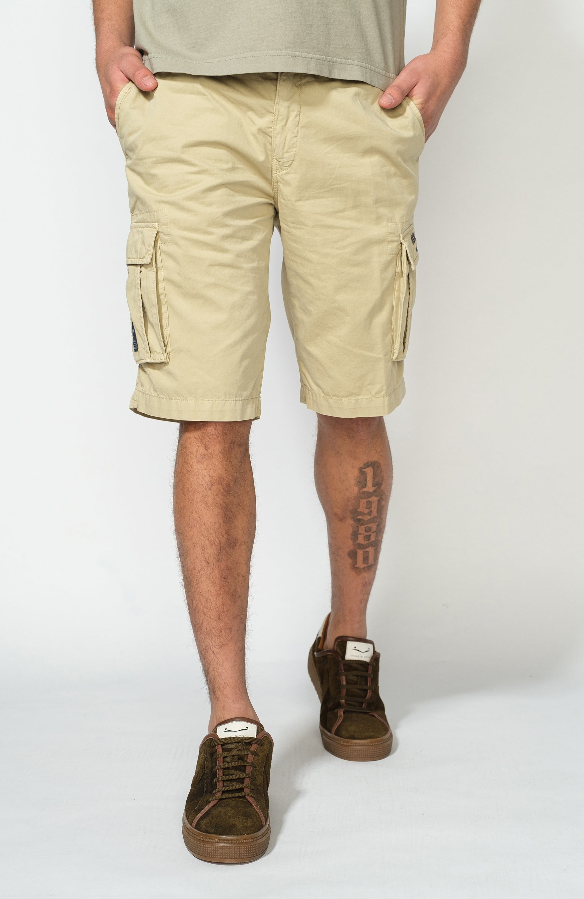Lightweight cotton cargo shorts