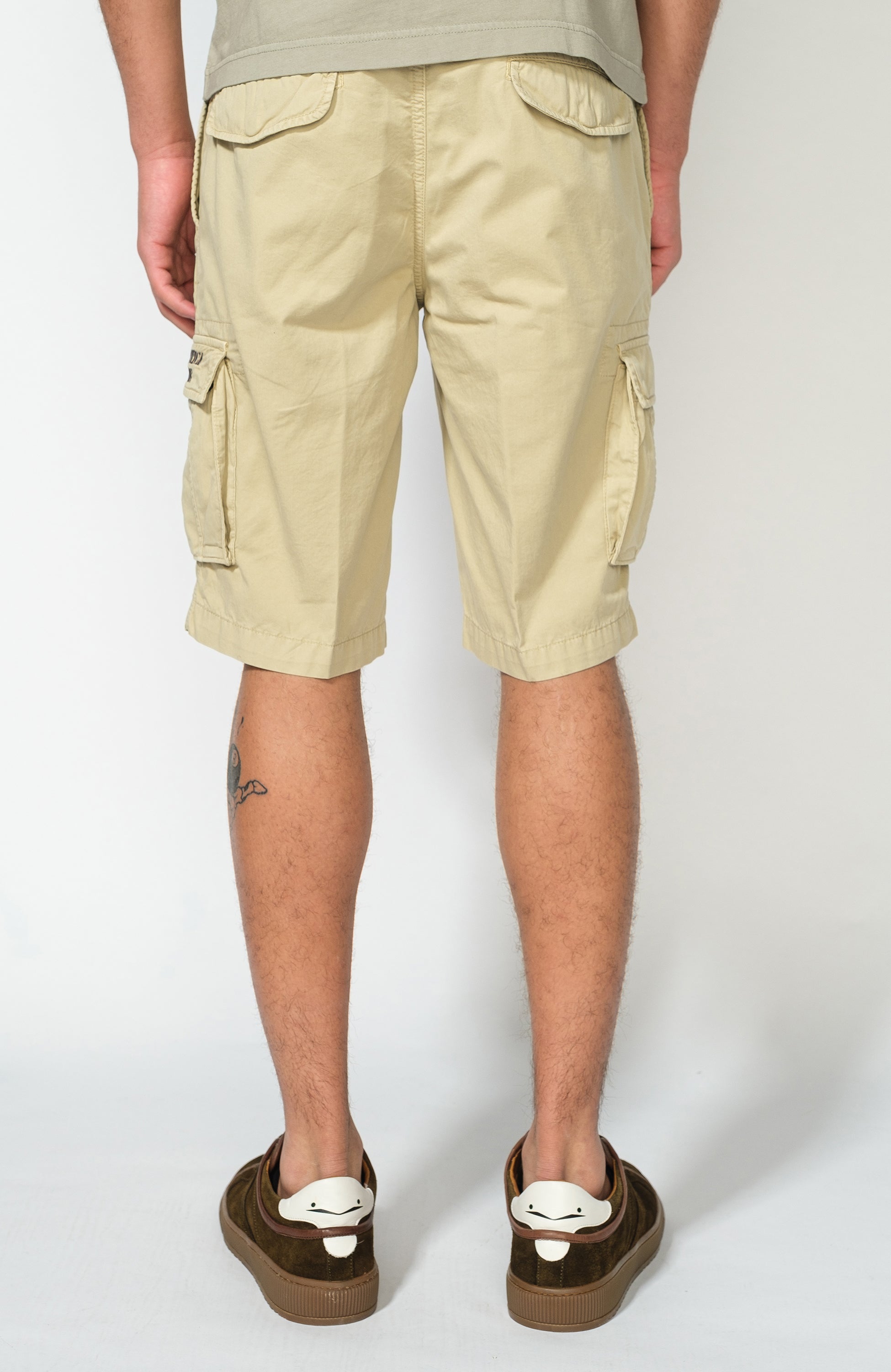Lightweight cotton cargo shorts