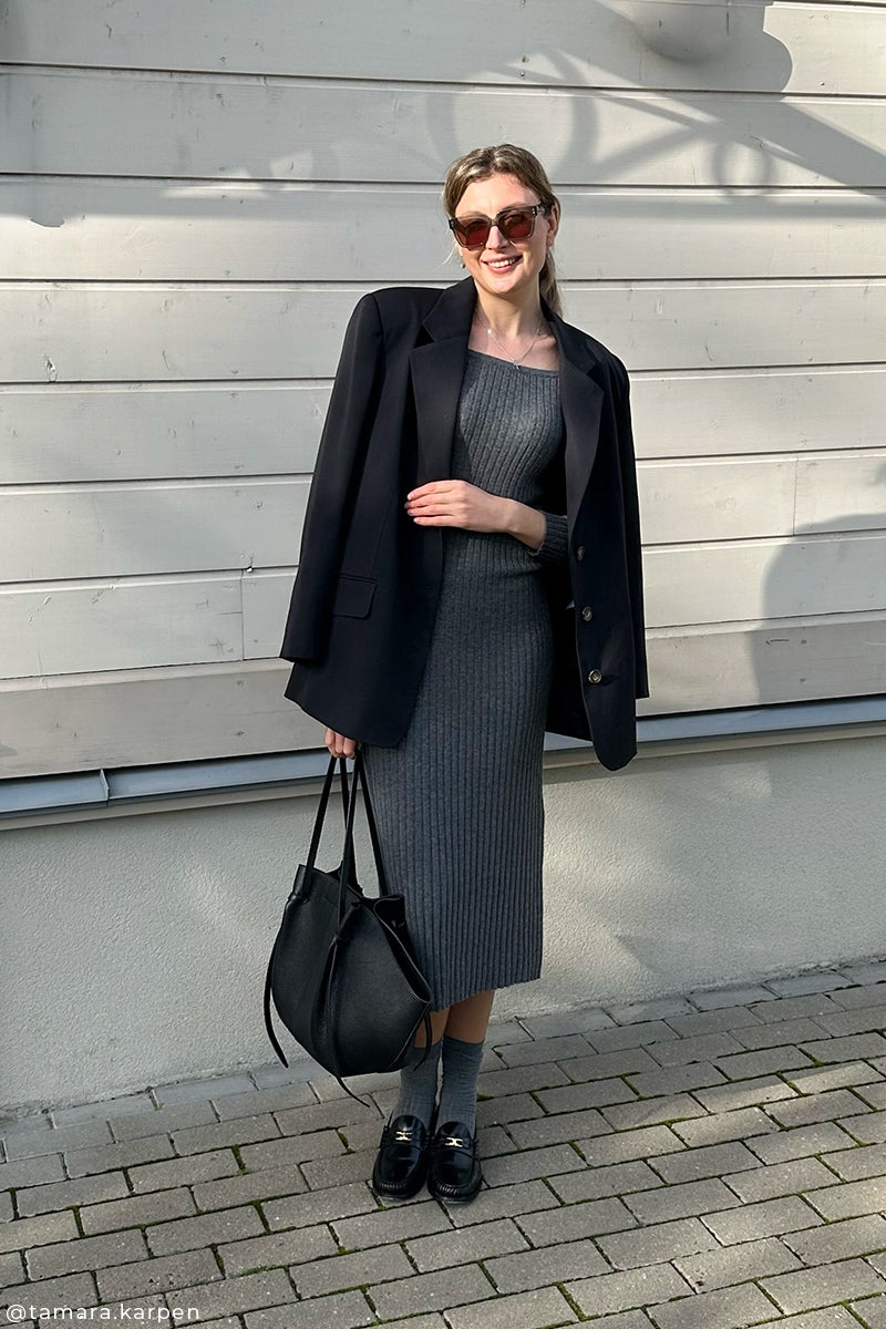Ribbed cashmere dress NARI and Lace-up loafers SALER NAUTIC
