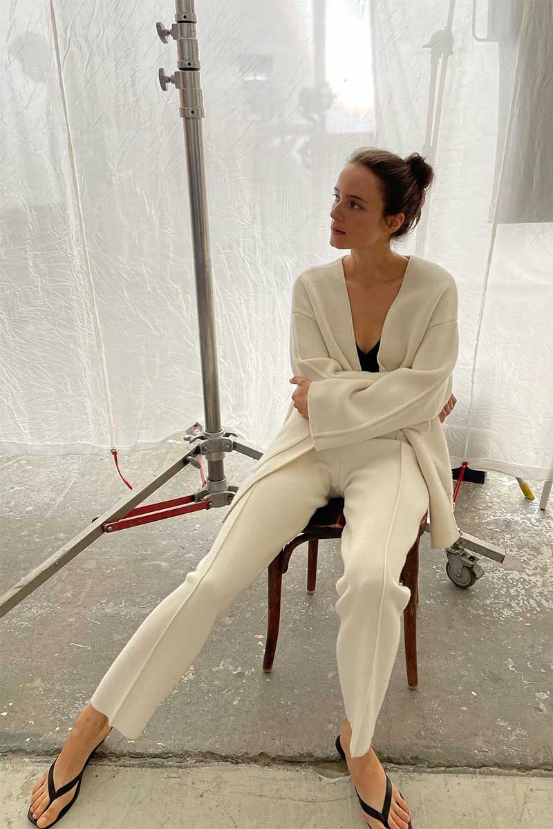 Textured knit cardigan SONIA and Relaxed-fit cashmere trousers JEMA
