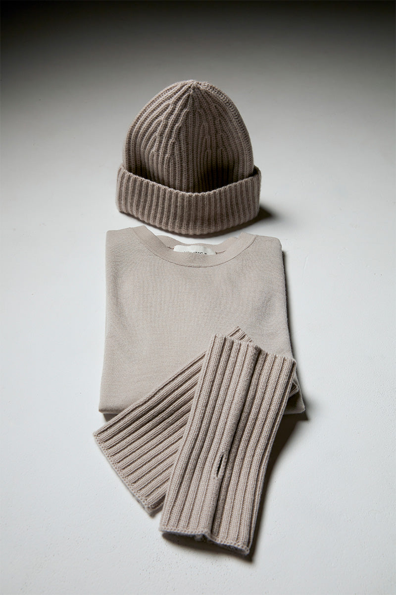 Ribbed-knit cashmere beanie MARTIGNY and Ribbed-knit armwarmers HYDEN