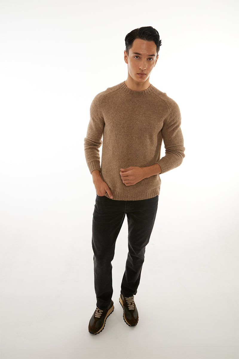 Sweter z alpaki ADRYAN and Jeansy tapered ADLER
