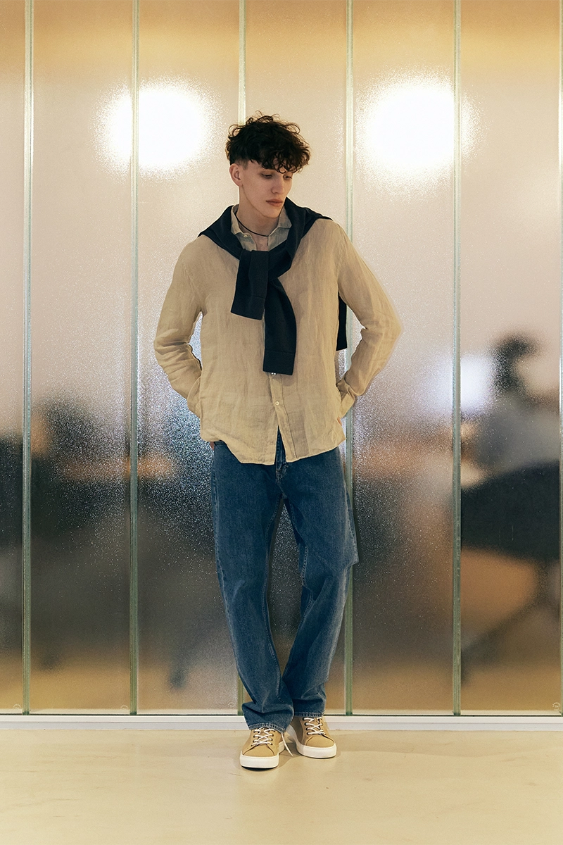 Long sleeve linen shirt and Regular-fit jeans FURU