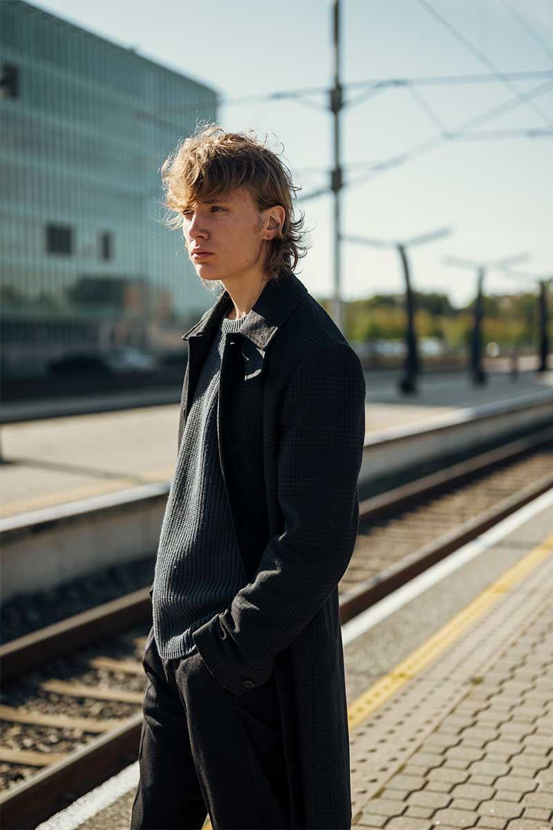 Single-breasted checked coat ELIIAS and Chunky knitted pullover MAIER