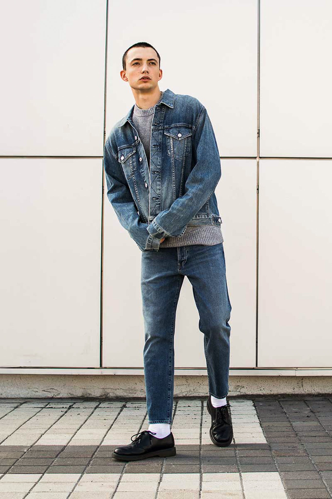 Classic denim jacket and Relaxed rise jeans FINN