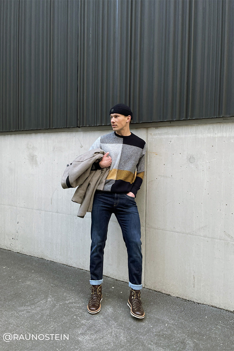 Check-pattern cashmere sweater and Classic straight jeans GAGE