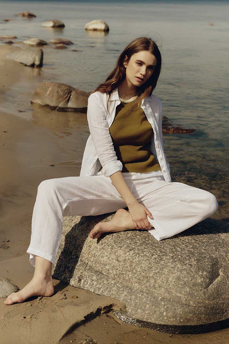 Contrast stitch top and Straight-leg linen trousers