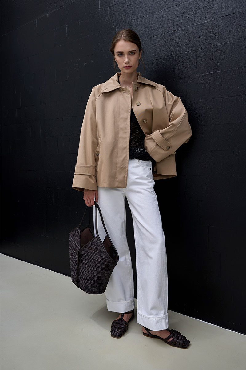 Short trench coat EEVE and Relaxed baggy jeans AYLA